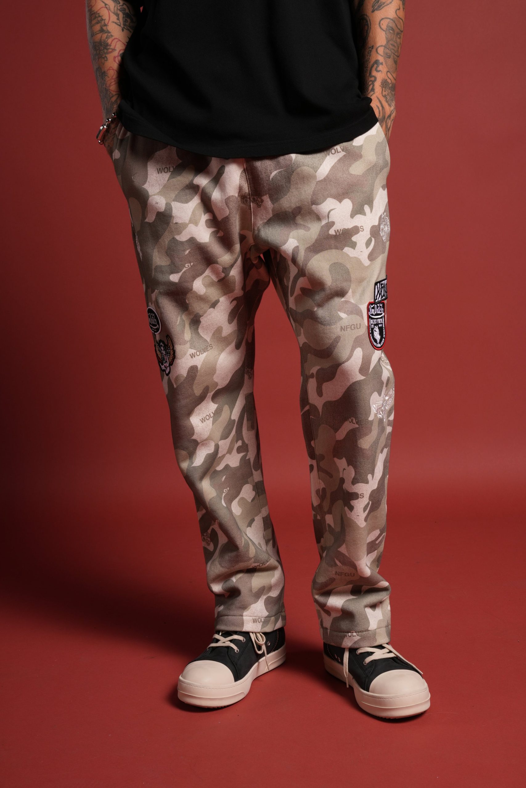 Darc Kulture Bigelow Cargo Sweat Pants in DSVD Green Camo - Image 2