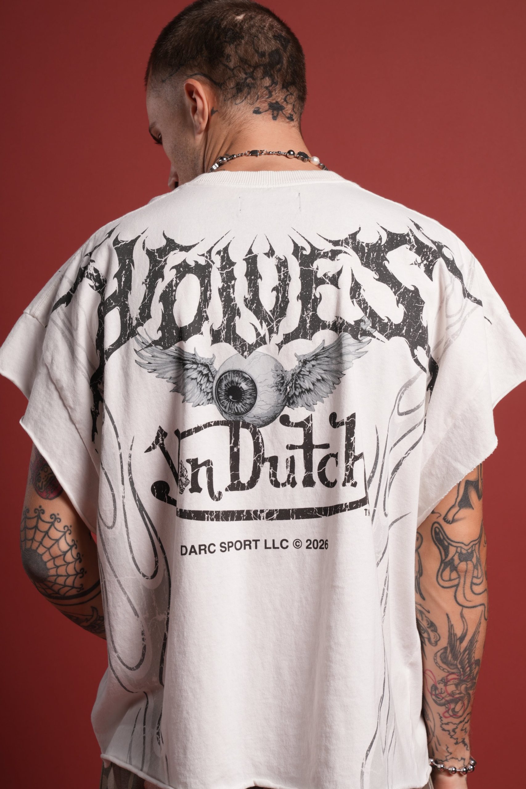 Take-Off Grunge Cut-Off Mid-Length Raw Hem Tee in Cream - Image 5