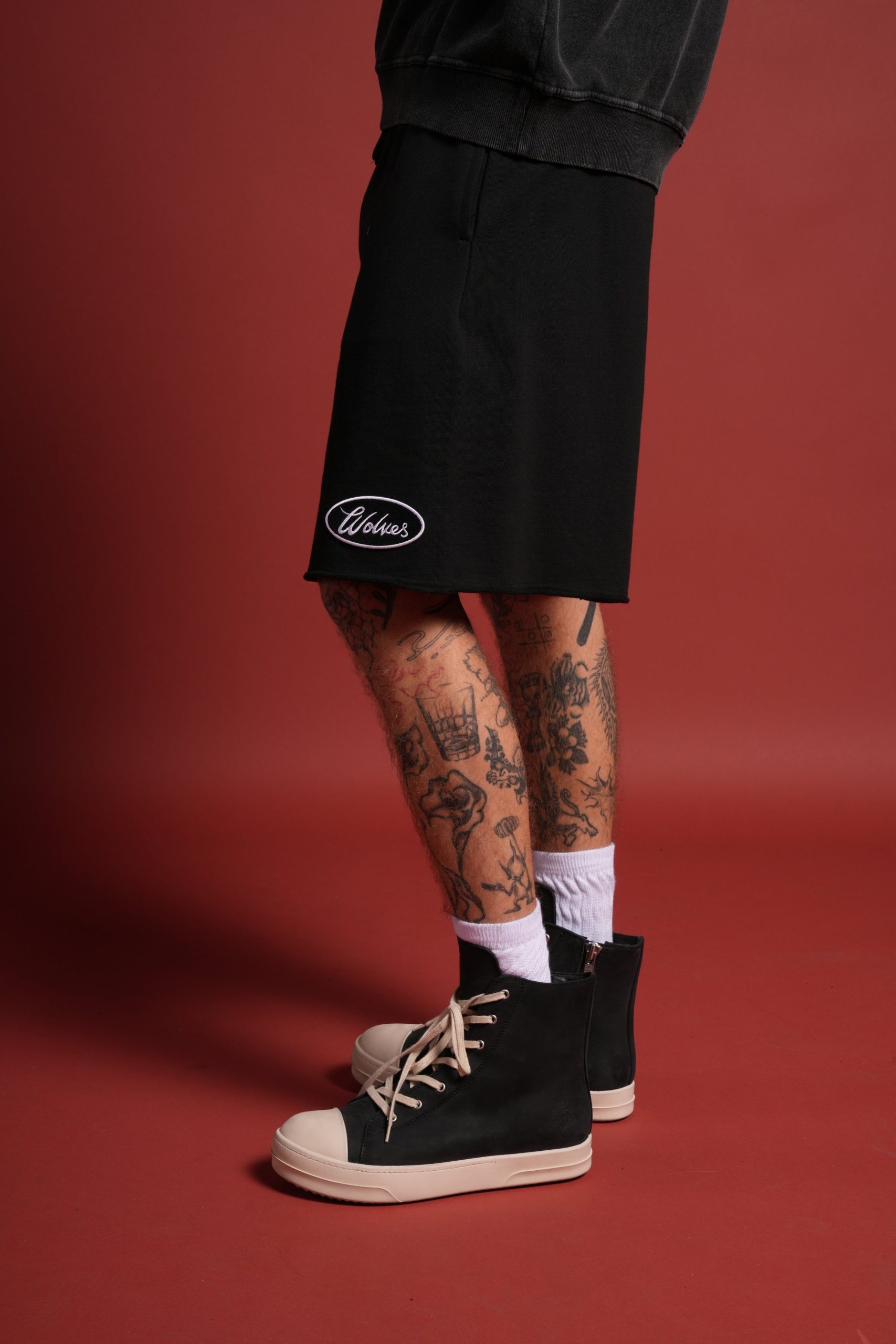 Rebel Heritage Grunge Oversized Raw Hem Post Lounge Sweat Shorts in Black - Image 4
