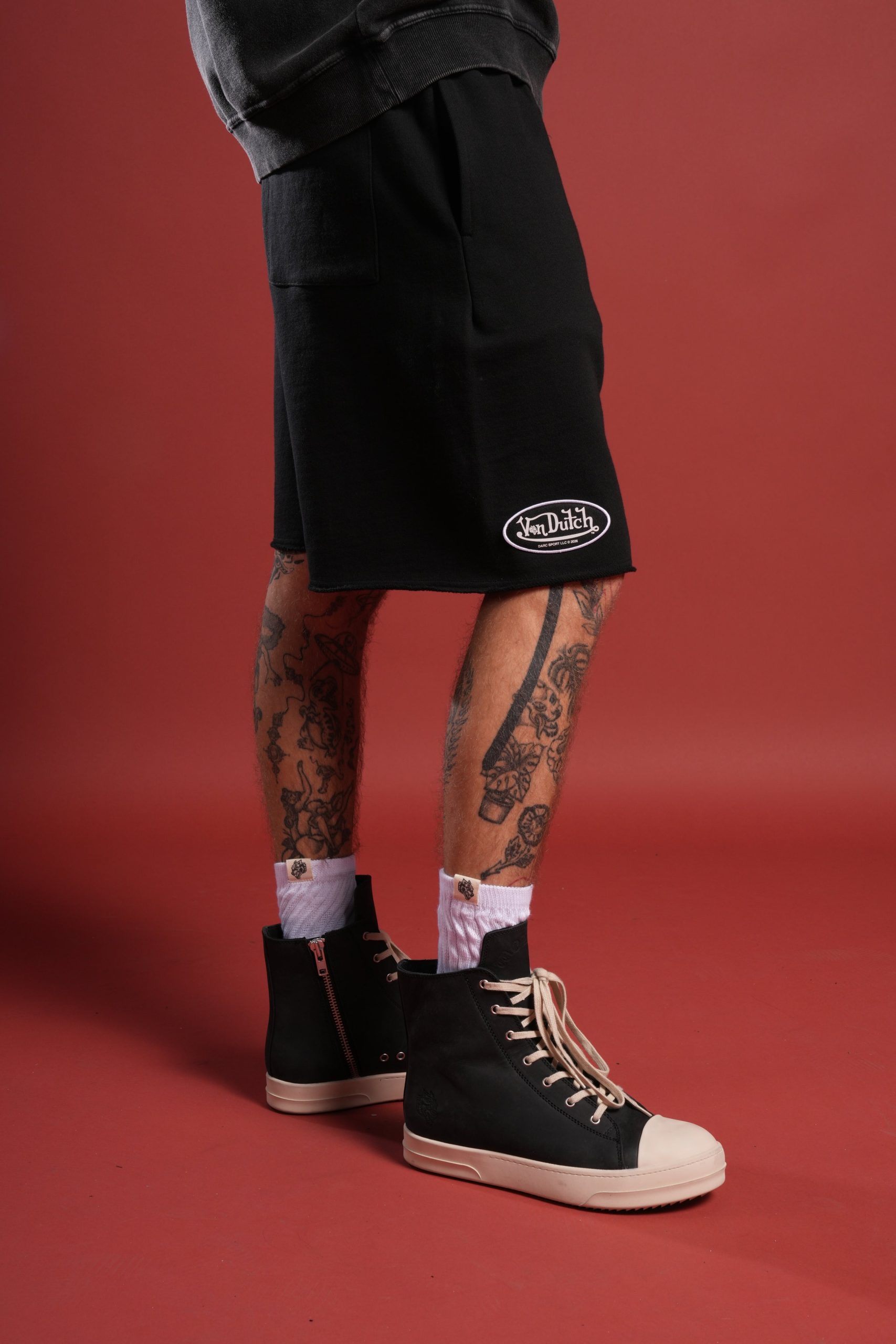 Rebel Heritage Grunge Oversized Raw Hem Post Lounge Sweat Shorts in Black - Image 5