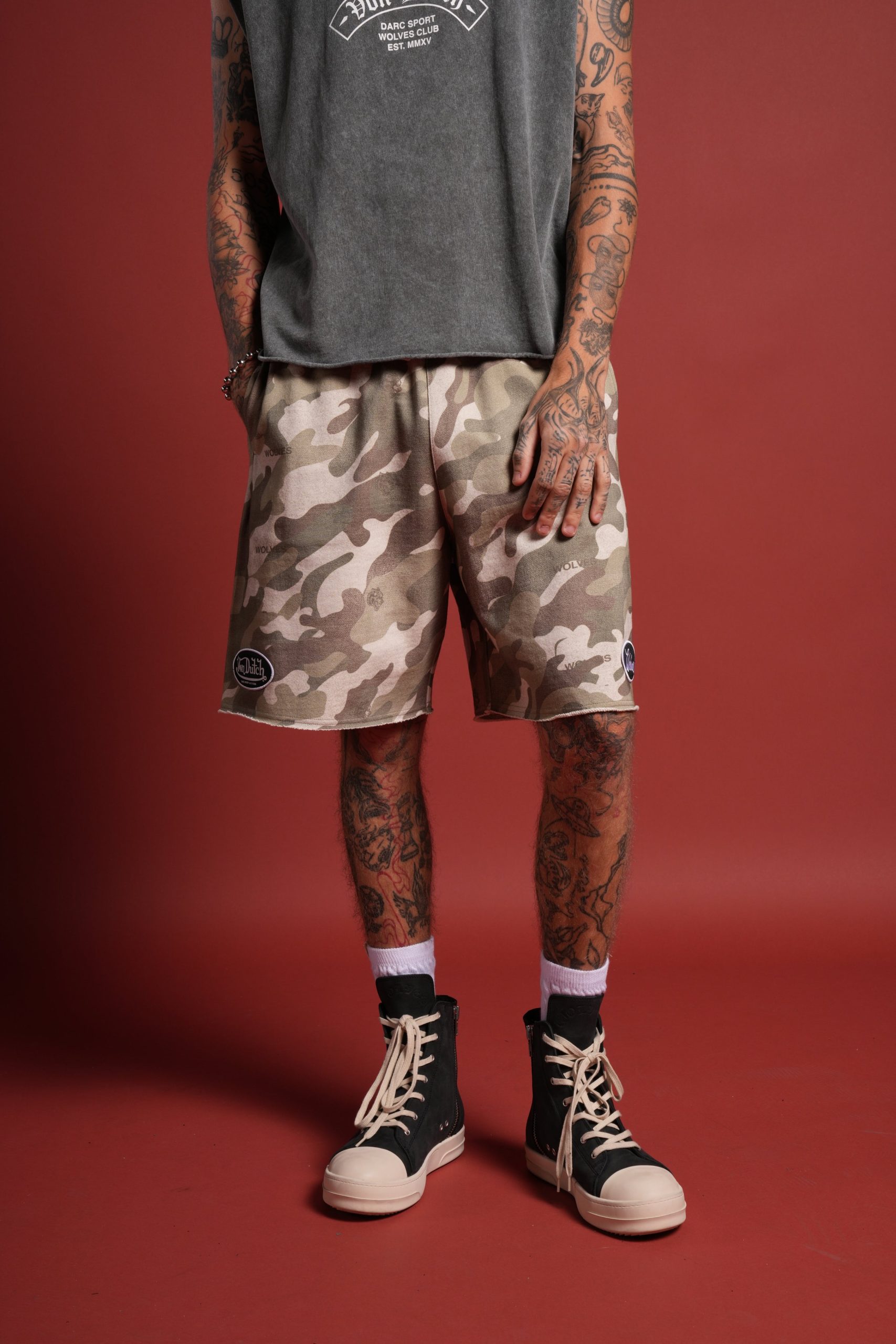 Rebel Heritage Grunge Oversized Raw Hem Post Lounge Sweat Shorts in DSVD Green Camo - Image 2