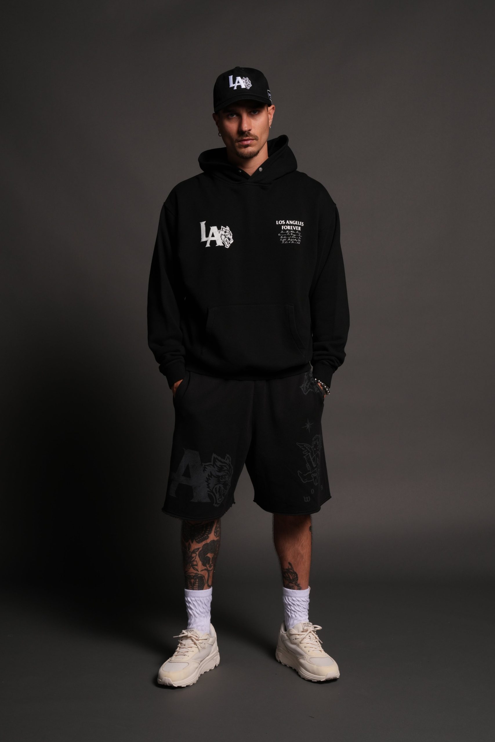 La Wolves V2 Pierce Hoodie in Black - Image 5