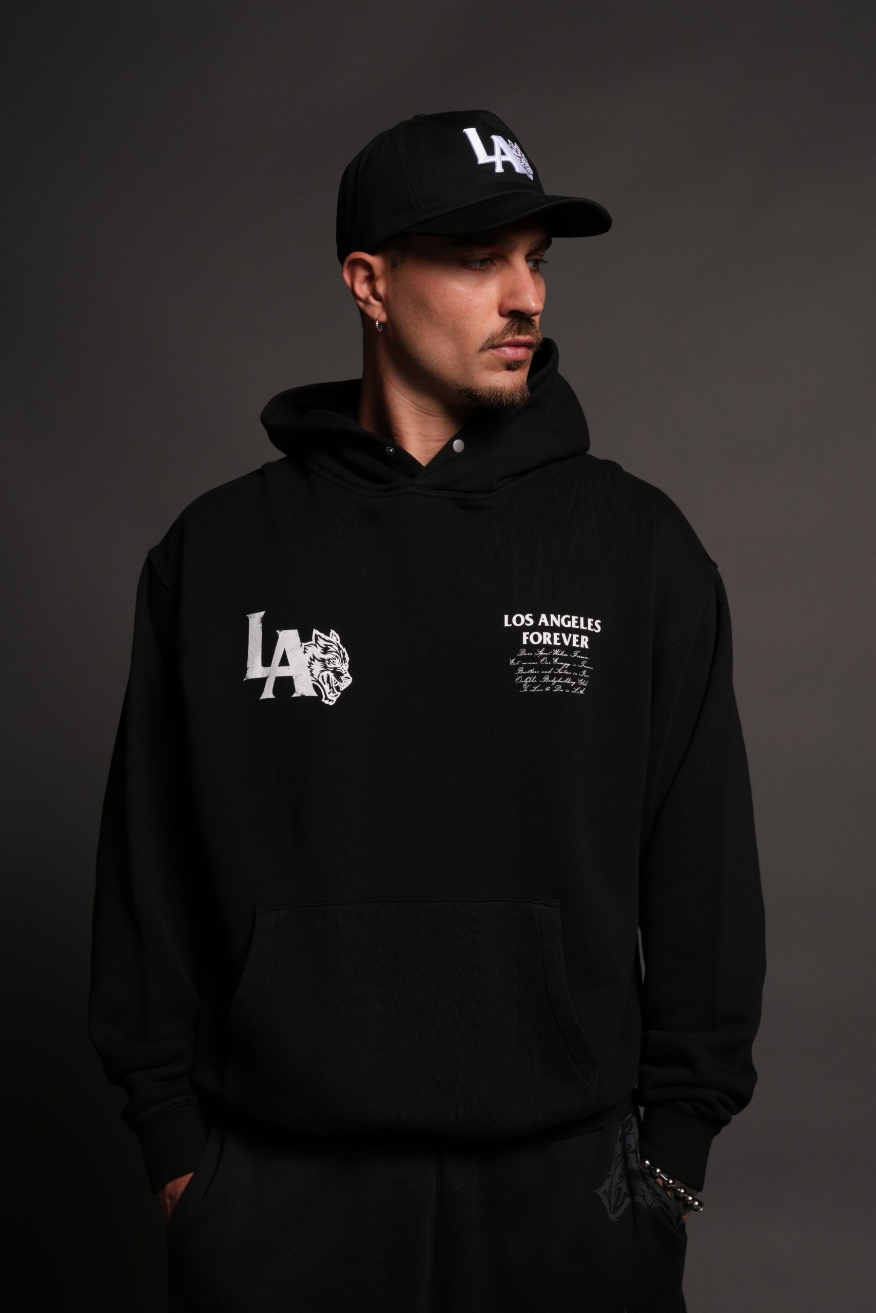 La Wolves V2 Pierce Hoodie in Black - Image 2