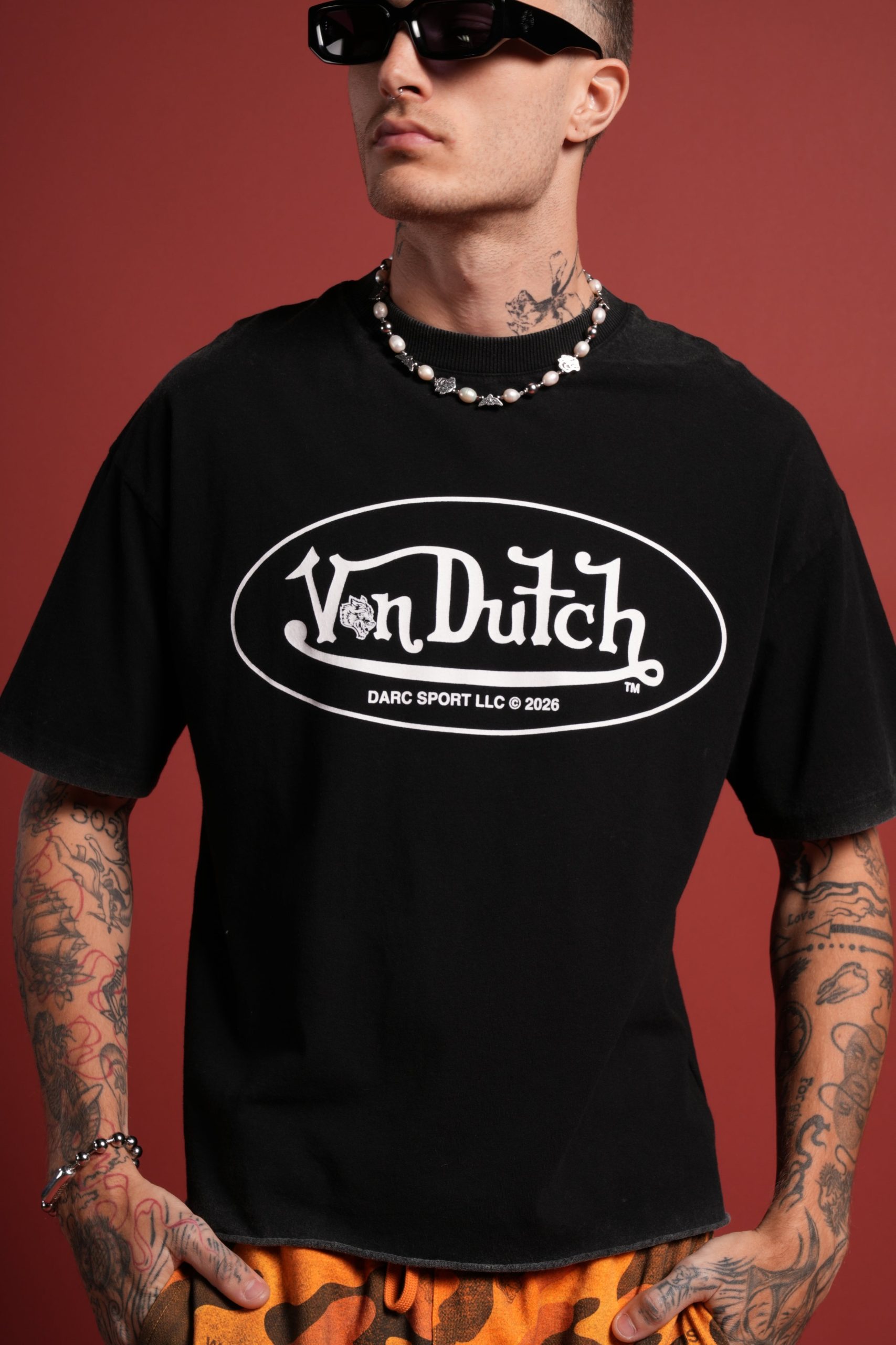 DSVD Legacy Grunge Mid-Length Raw Hem Tee in Black - Image 7