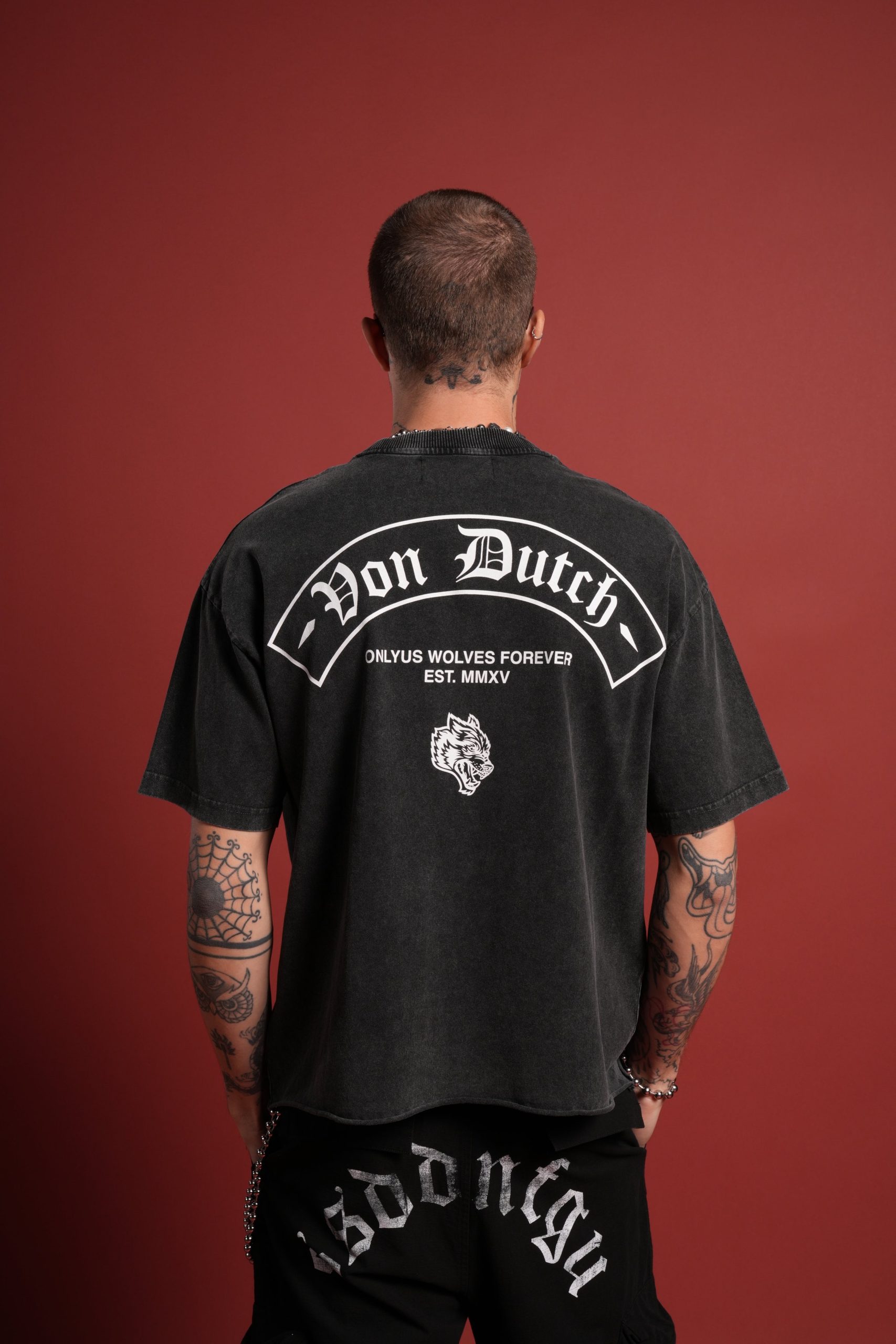 Darc Covenant Grunge Mid-Length Raw Hem Tee in Black - Image 2