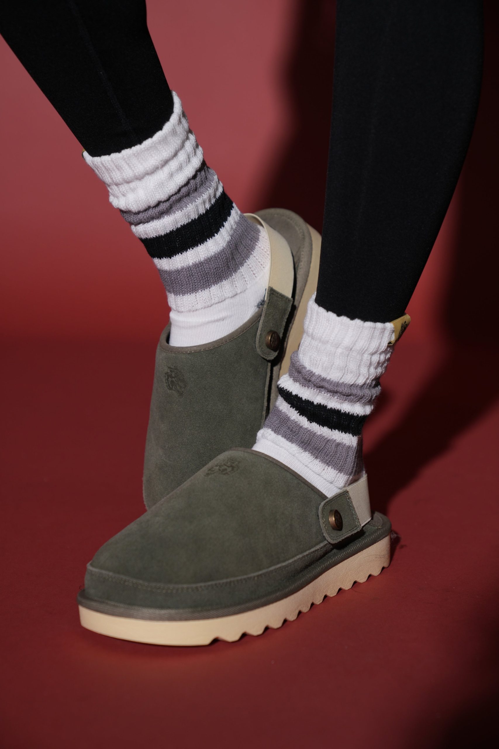 Sedona Slides in Olive - Image 9