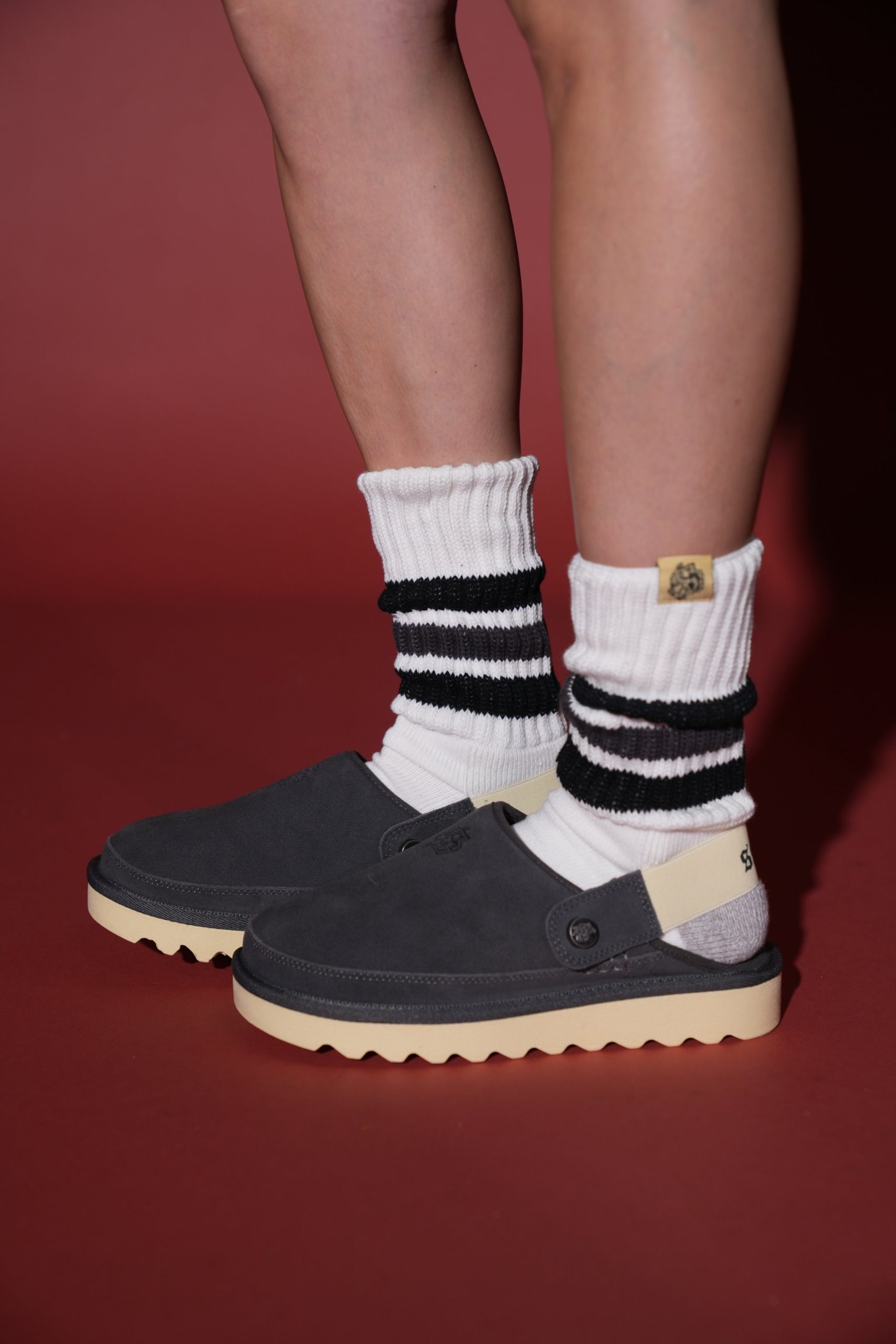Sedona Slides in Wolf Gray - Image 5