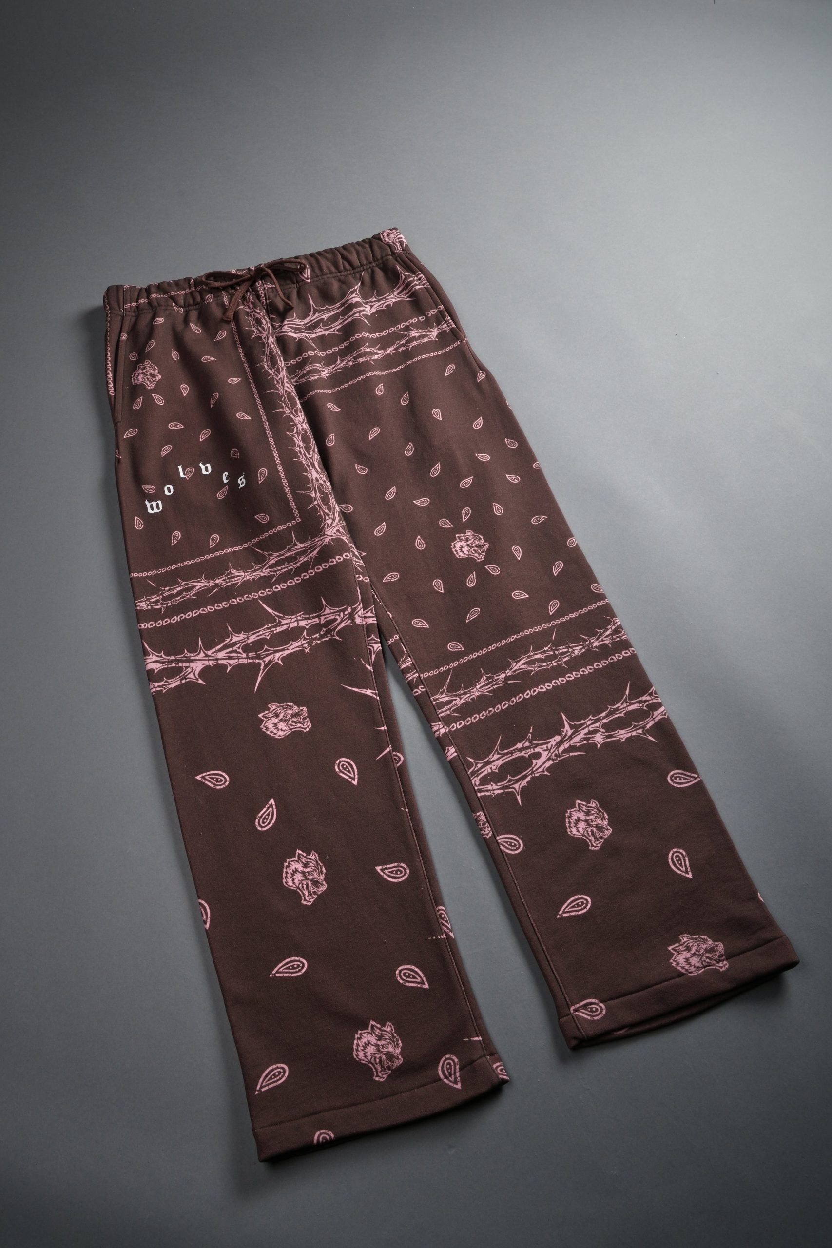 Wolves Pyramid Bigelow Sweat Pants in Desert Dust Thorn Paisley - Image 6