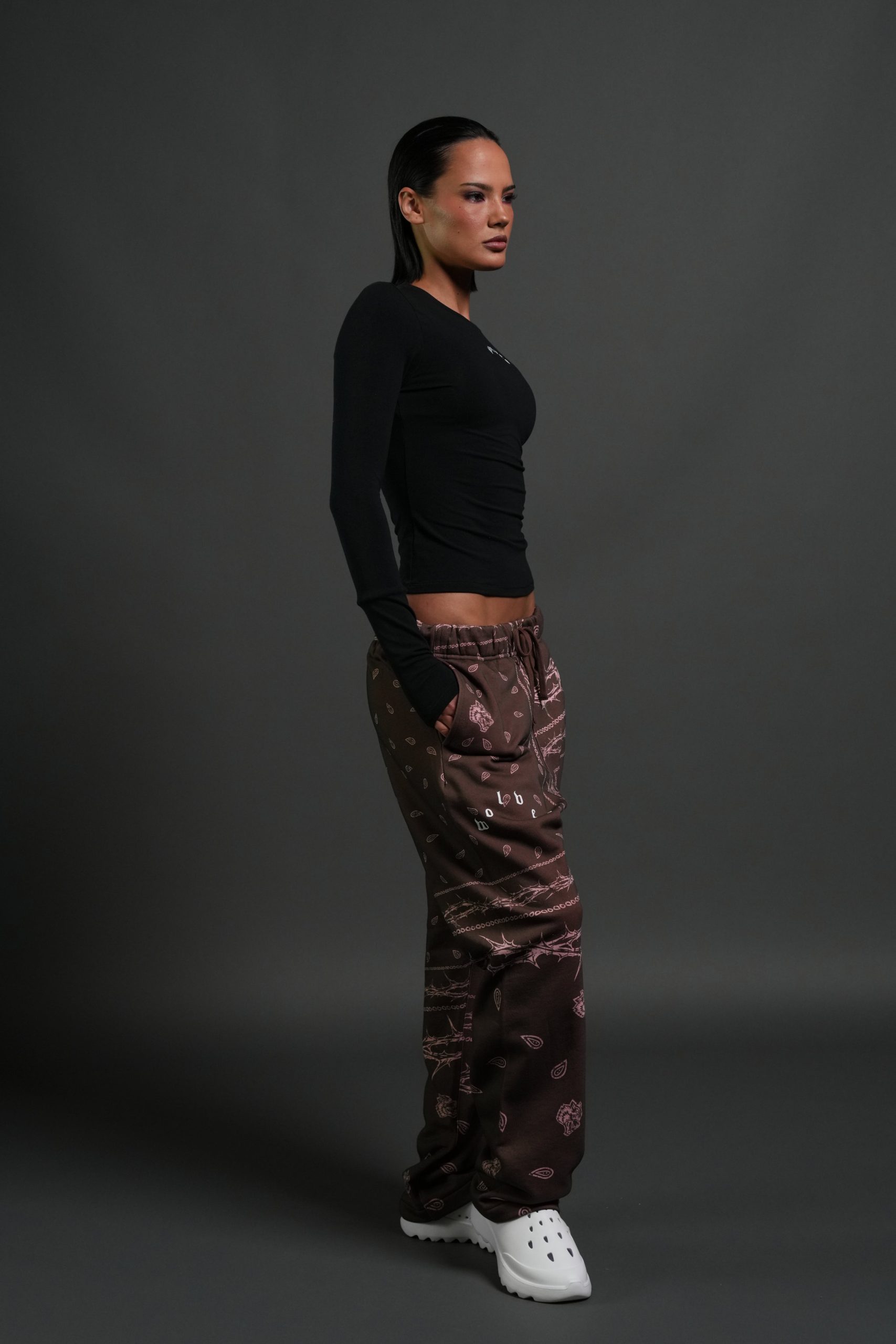 Wolves Pyramid Bigelow Sweat Pants in Desert Dust Thorn Paisley - Image 9