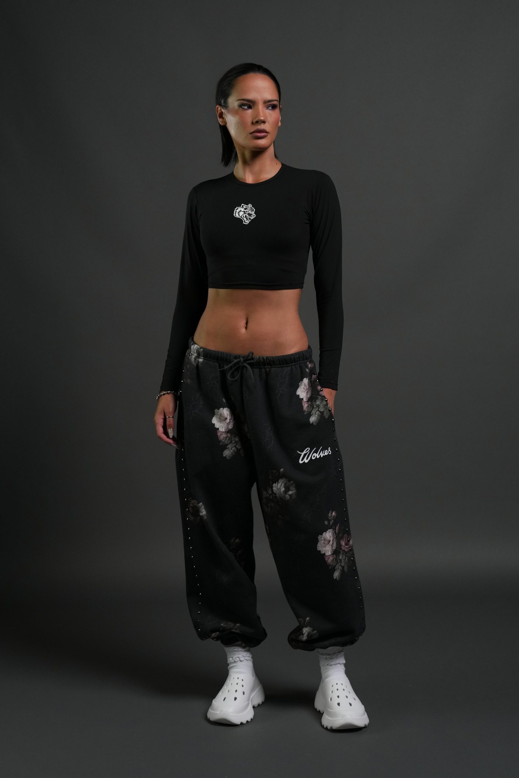 Rose Thorn Lightweight Lounger Sweat Pants in Black Rose Thorn