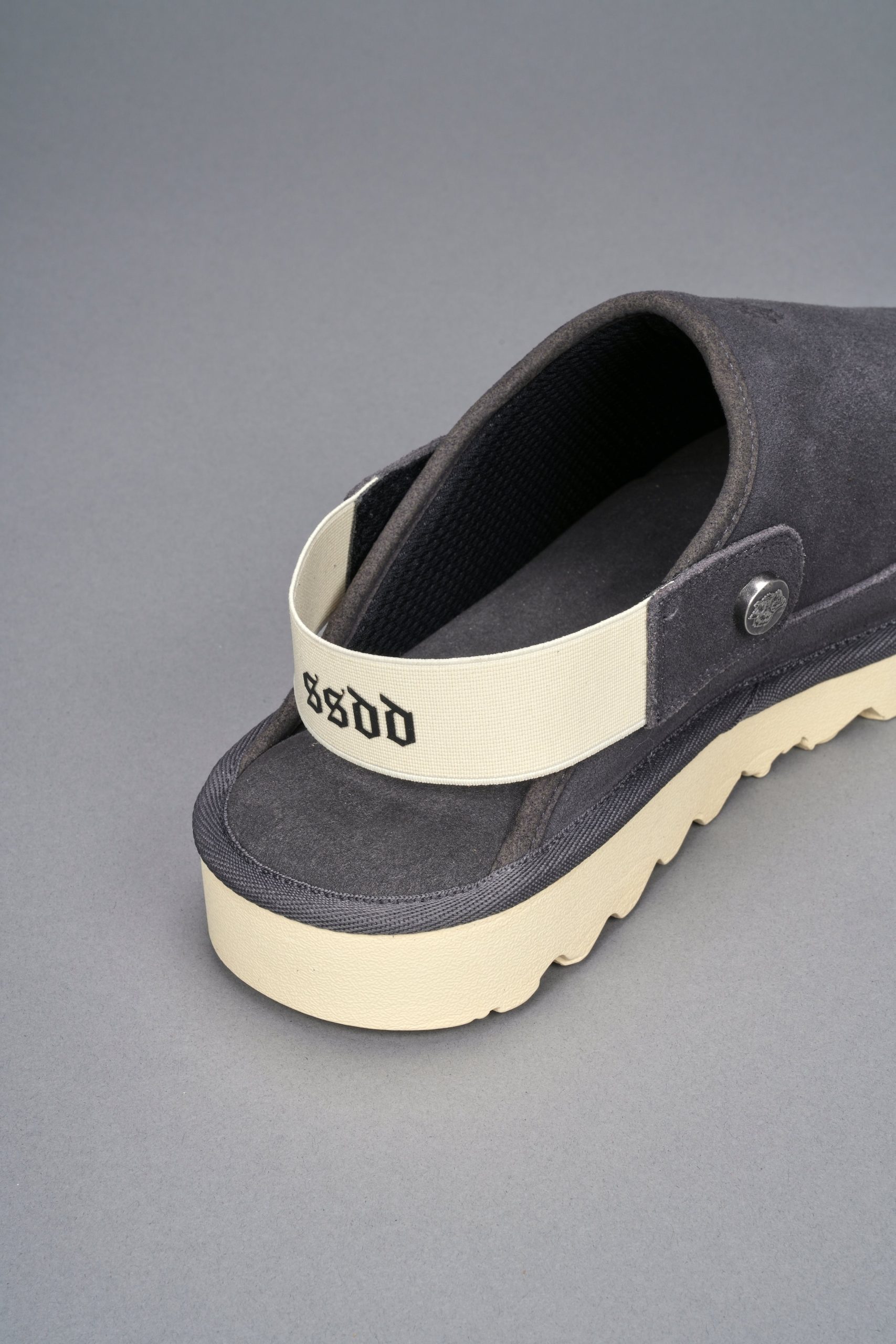 Sedona Slides in Wolf Gray - Image 6