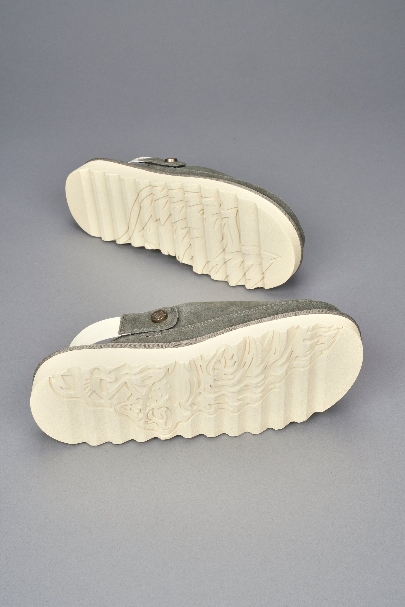 Sedona Slides in Olive - Image 7
