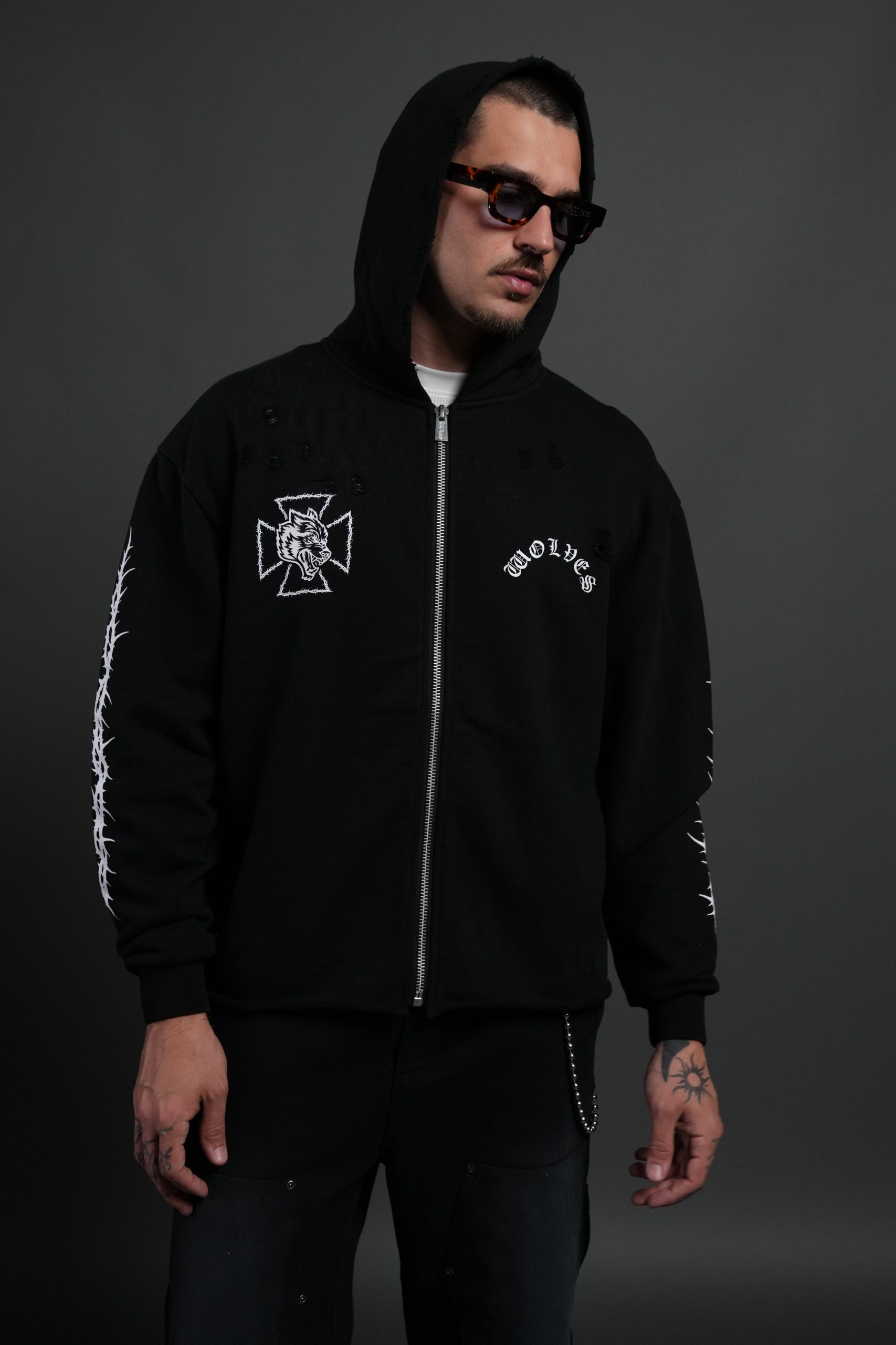 Ascend Distressed Grunge Mid Length Raw Hem Zip Hoodie in Black - Image 2