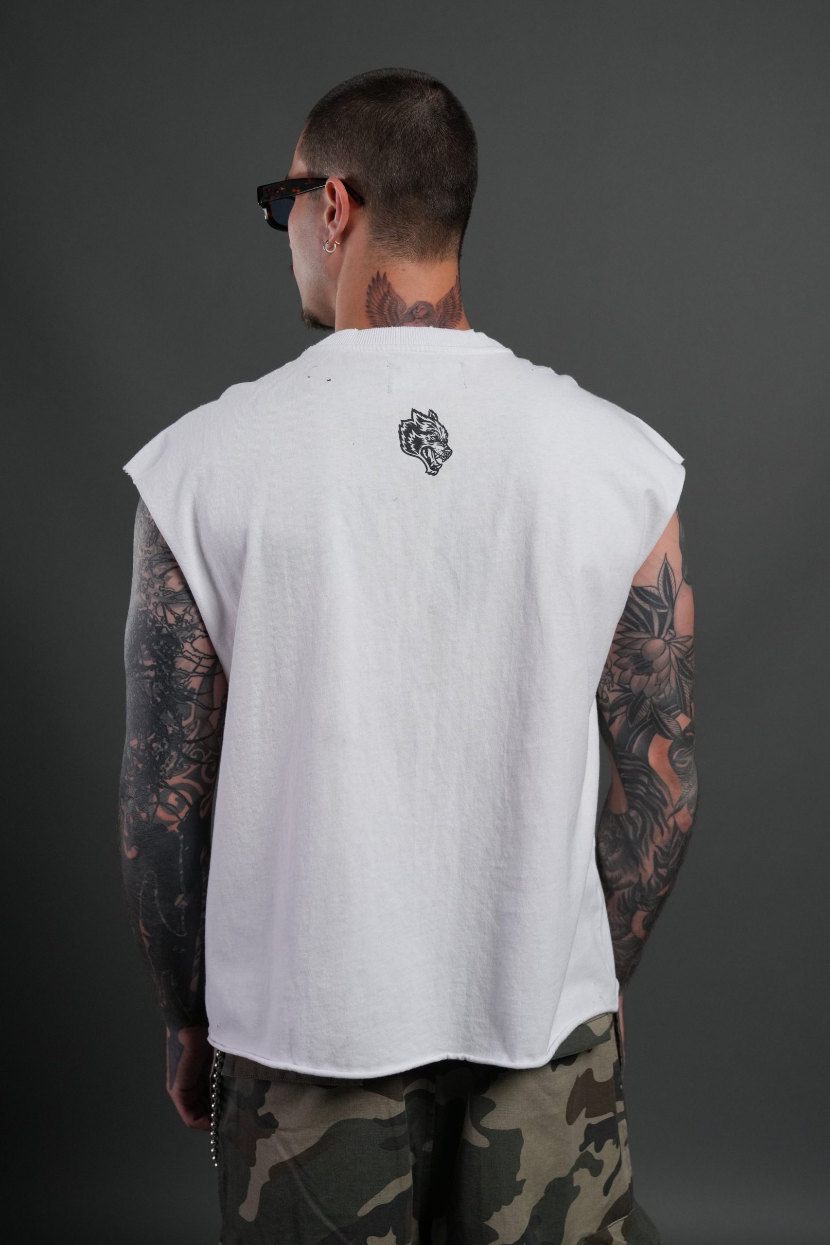 Hell is Real Distressed Grunge Mid-Length Raw Hem Muscle Tee in White - Image 2