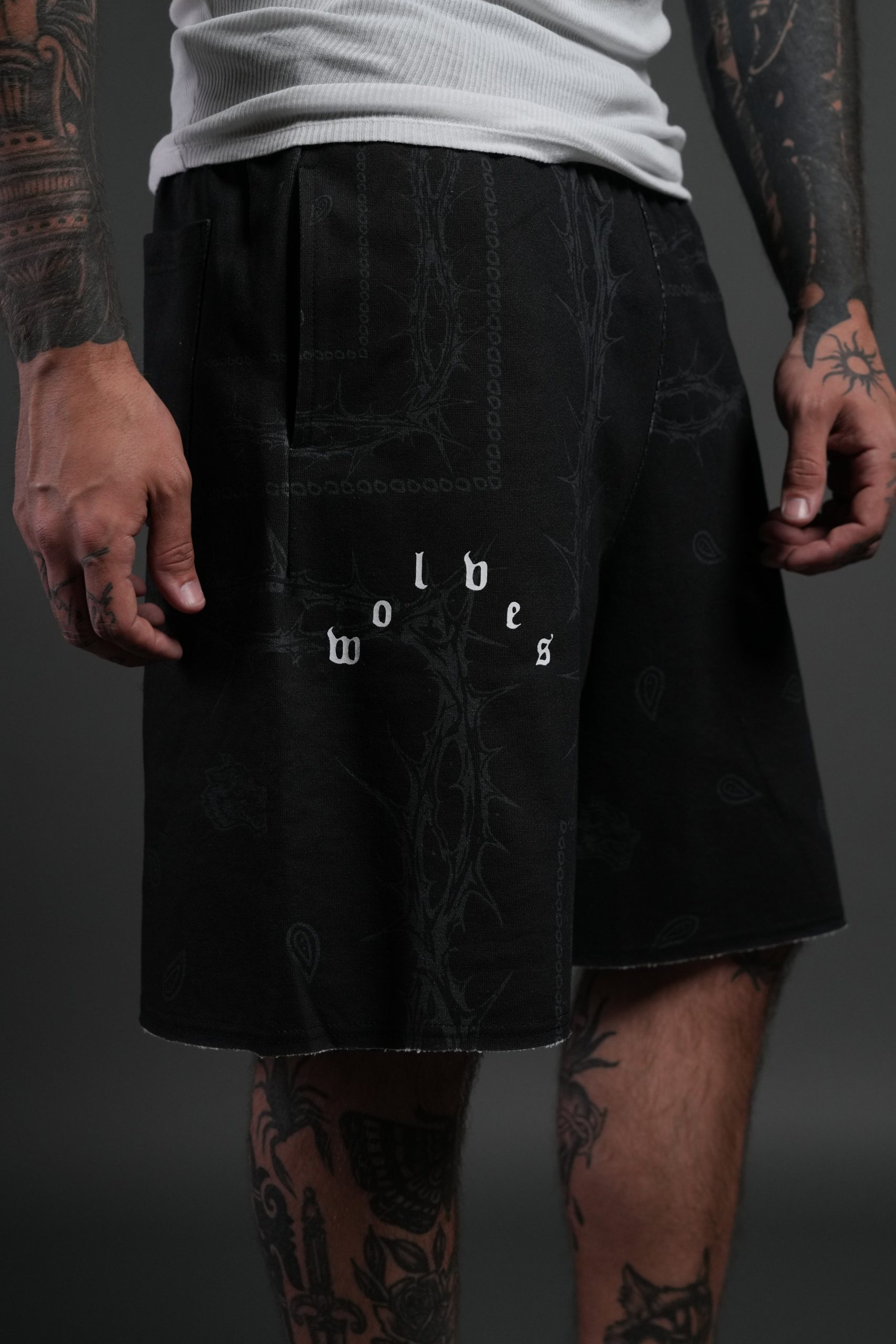 Wolves Pyramid Grunge Oversized Raw Hem Post Lounge Sweat Shorts in Black Thorn Paisley - Image 6