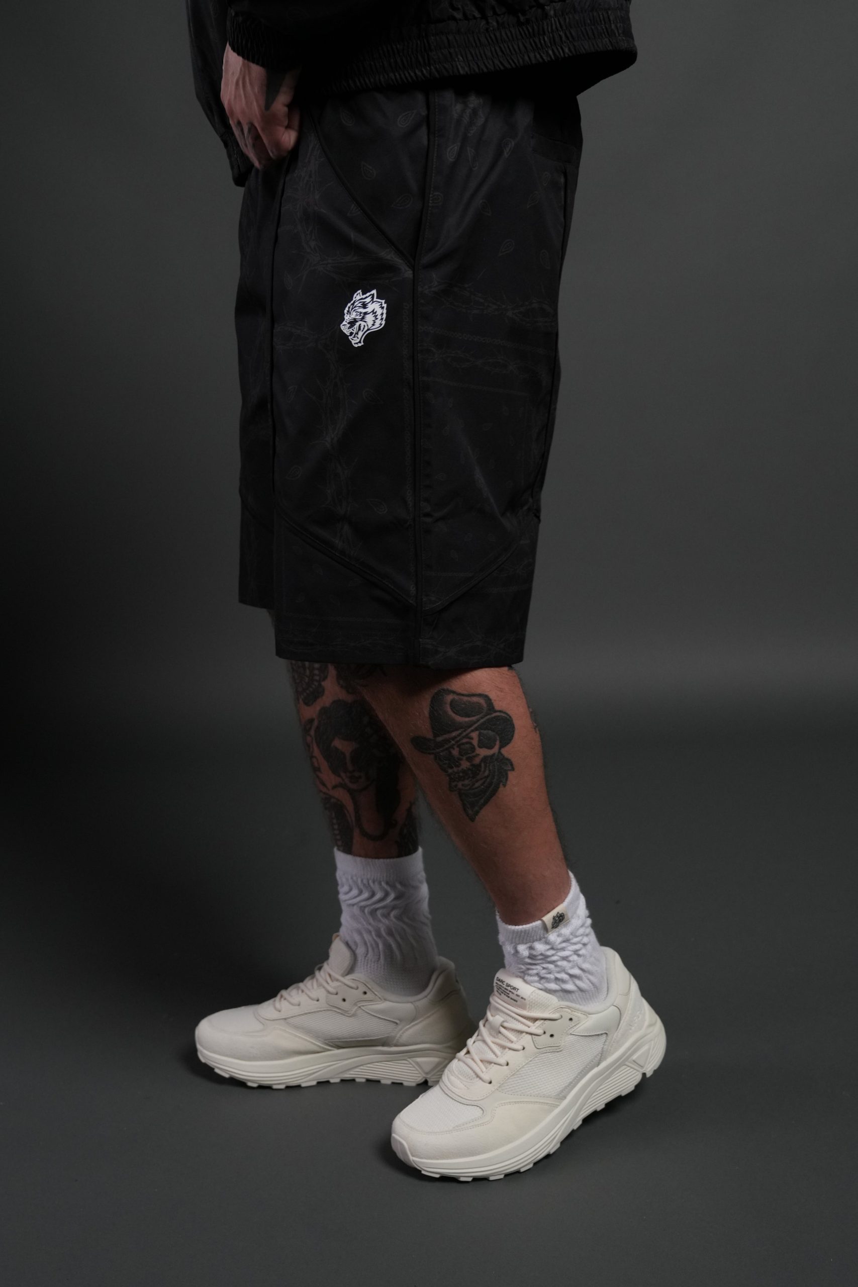 Dual Mens Quinn Track Shorts in Black Thorn Paisley - Image 4