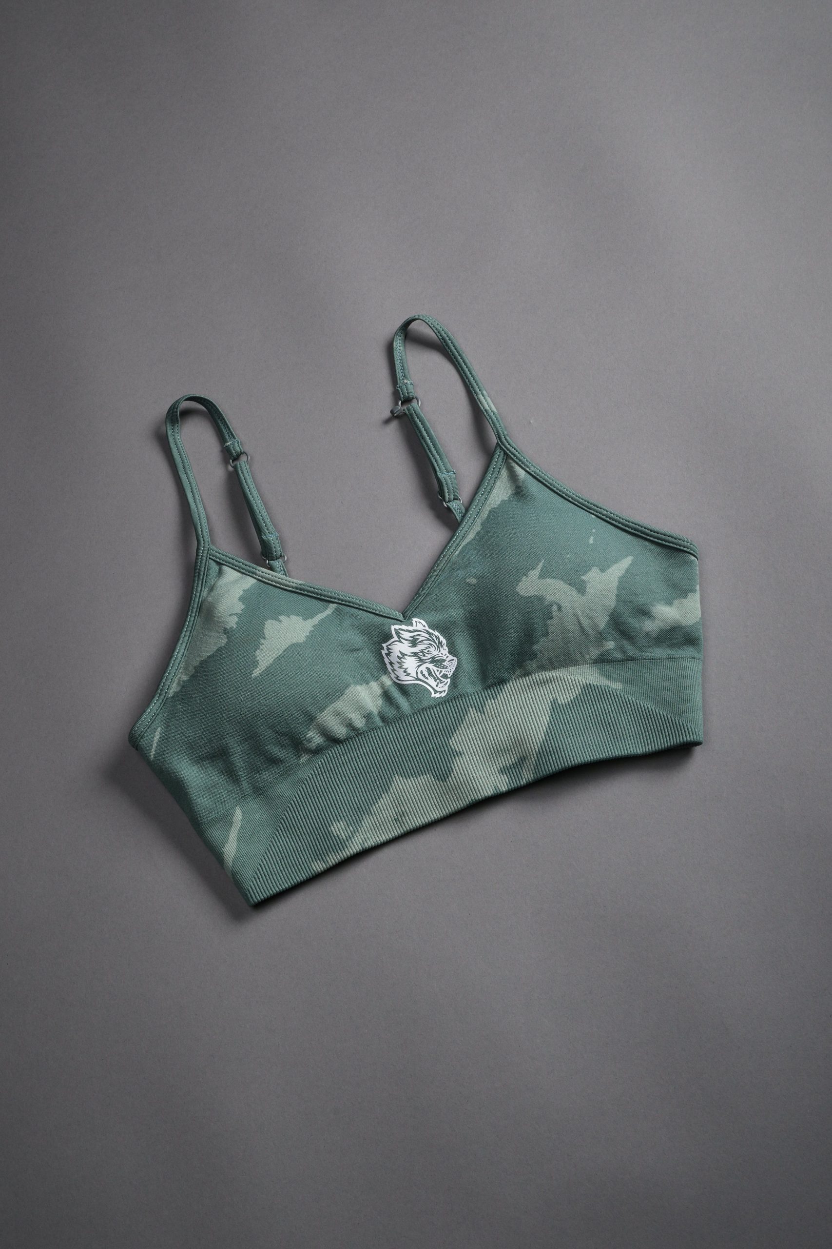 Single Wolf Everson Seamless Huxley Bra in Hunter Green Native Camo - Image 5