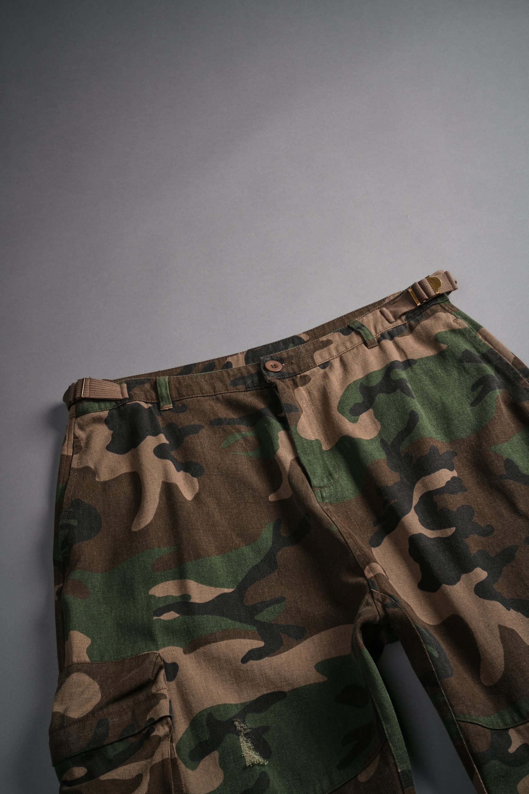 Wolf Chopper Duke Cargo Shorts in Woodland Camo - Image 7