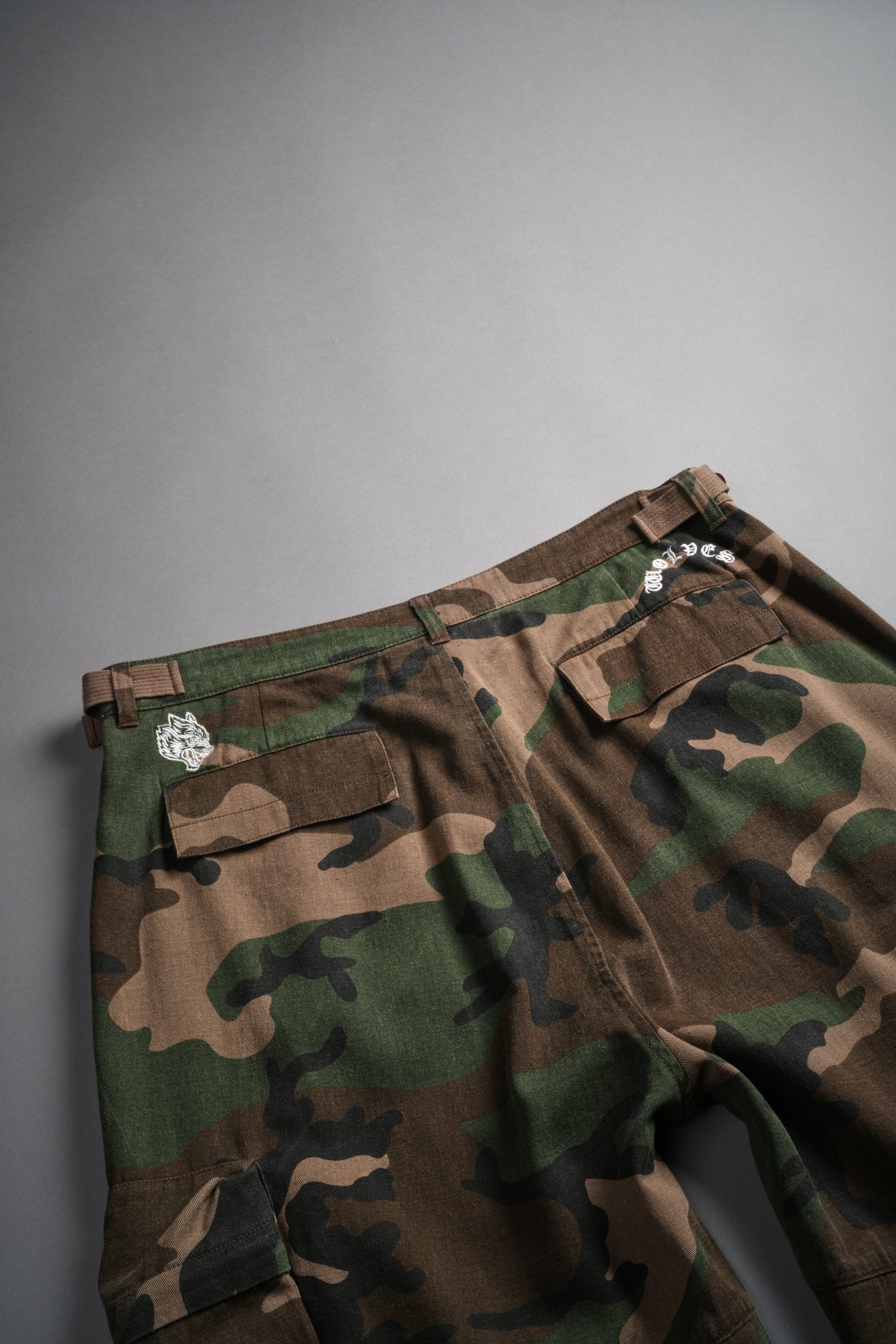 Wolf Chopper Duke Cargo Shorts in Woodland Camo - Image 8