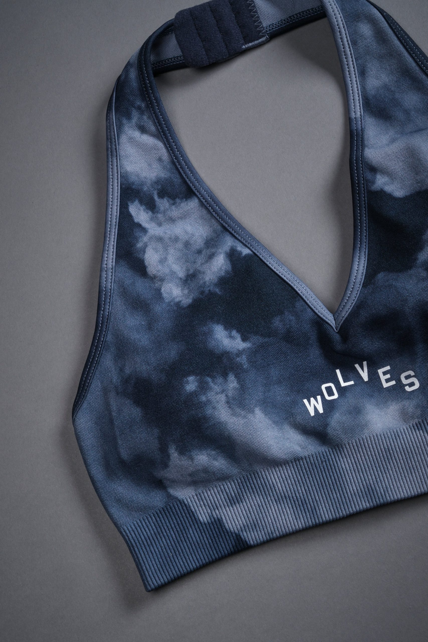 Wolves Pyramid Everson Seamless Halter Bra in Darc Blue Big Ghost Clouds - Image 6