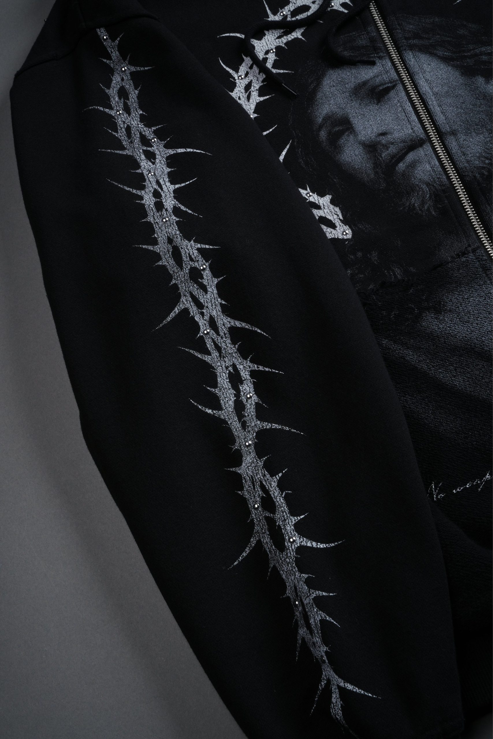 Crowned Grunge Moatis Zip Hoodie in Black - Image 13
