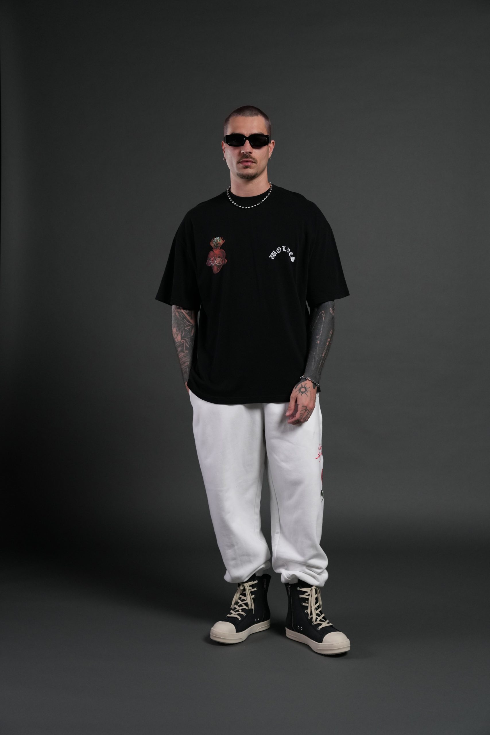 Heart Oath Premium Oversized Tee in Black - Image 5