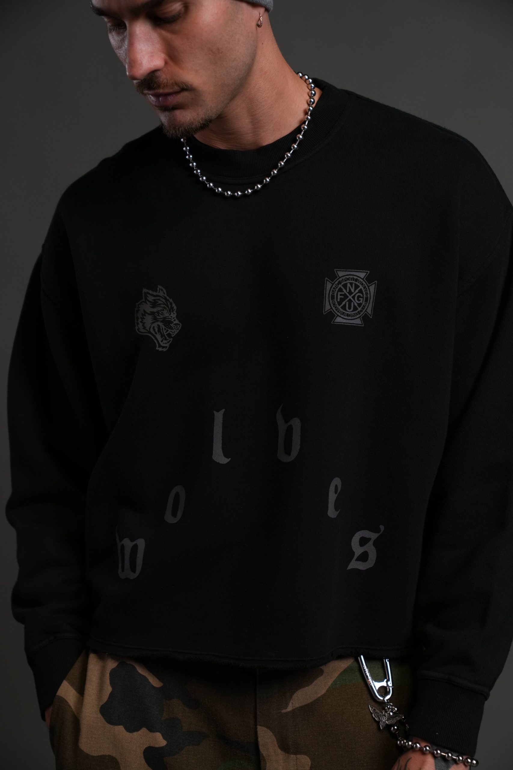 Pyramid Wolves Raw Hem Box Cut Crewneck in Black - Image 7