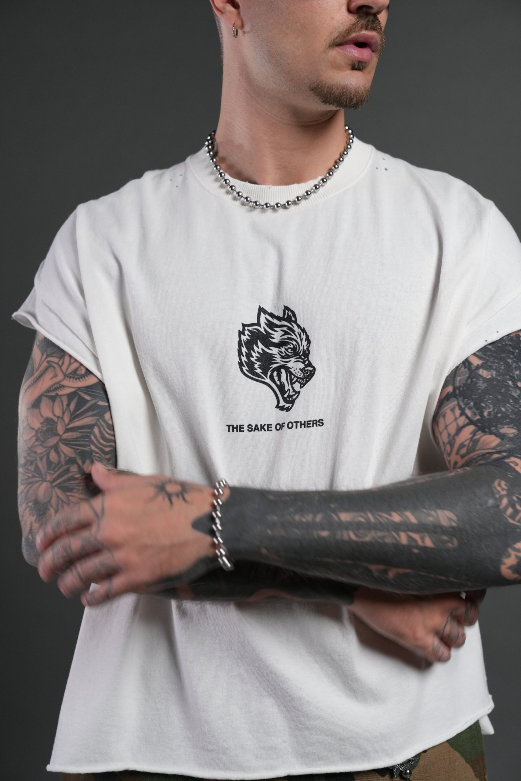 Holy Vow Distressed Grunge Cut-Off Mid-Length Raw Hem Tee in Cream - Image 5