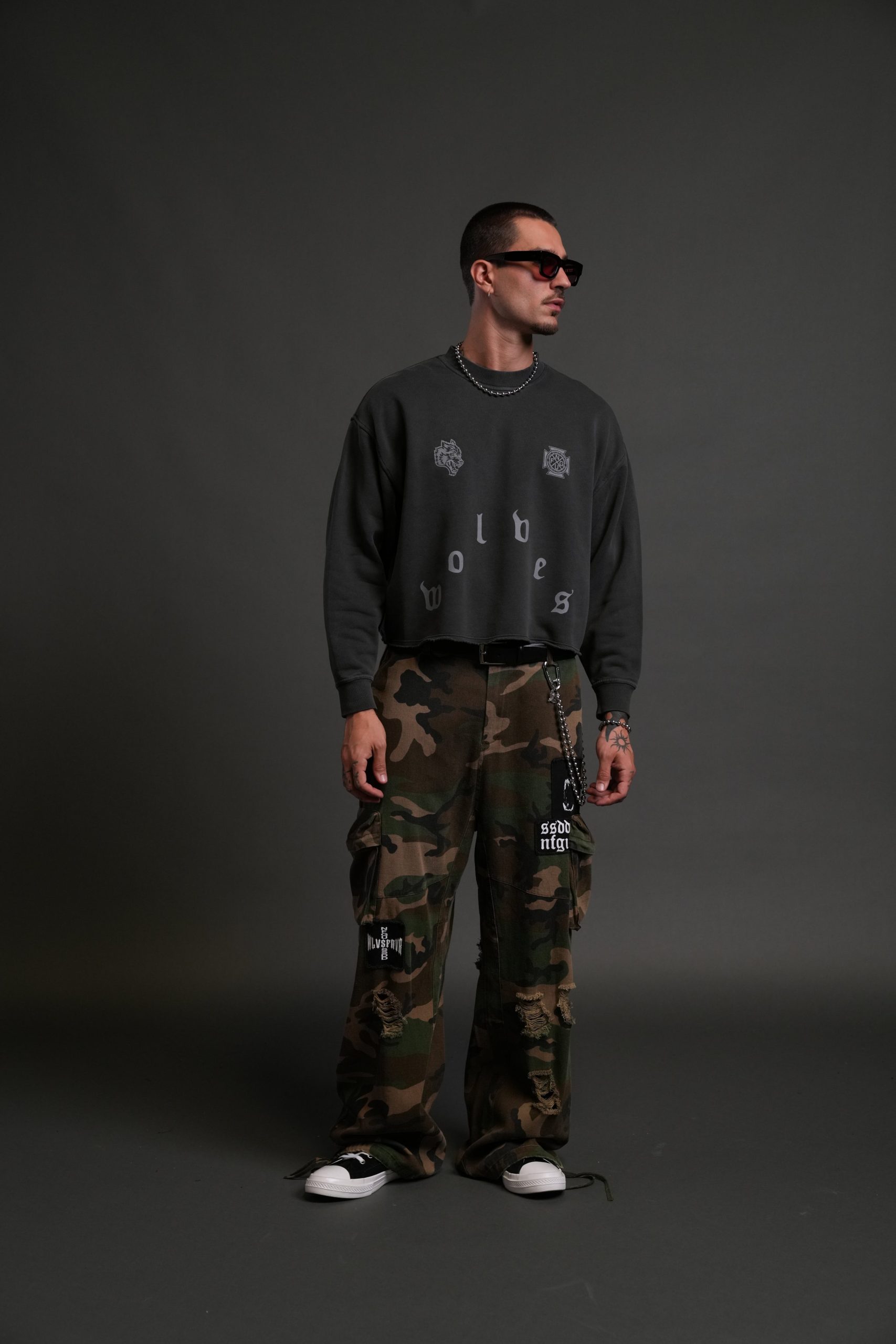 Pyramid Wolves Raw Hem Box Cut Crewneck in Wolf Gray - Image 5