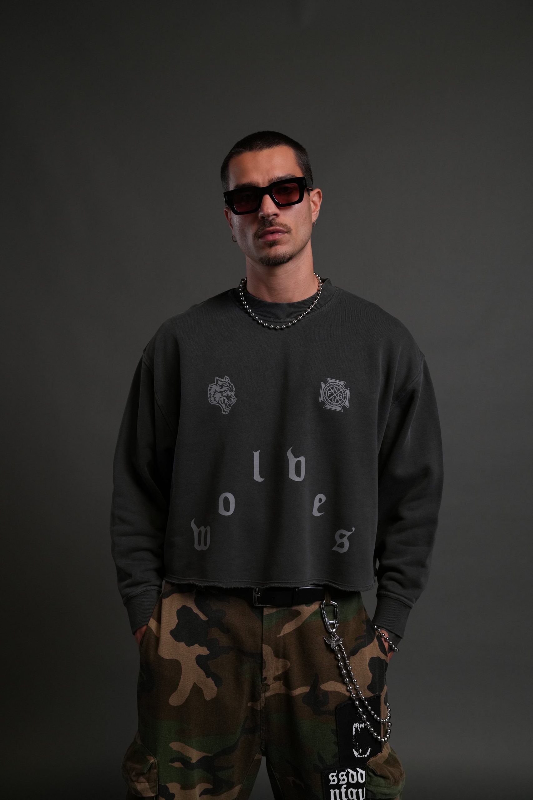 Pyramid Wolves Raw Hem Box Cut Crewneck in Wolf Gray - Image 4