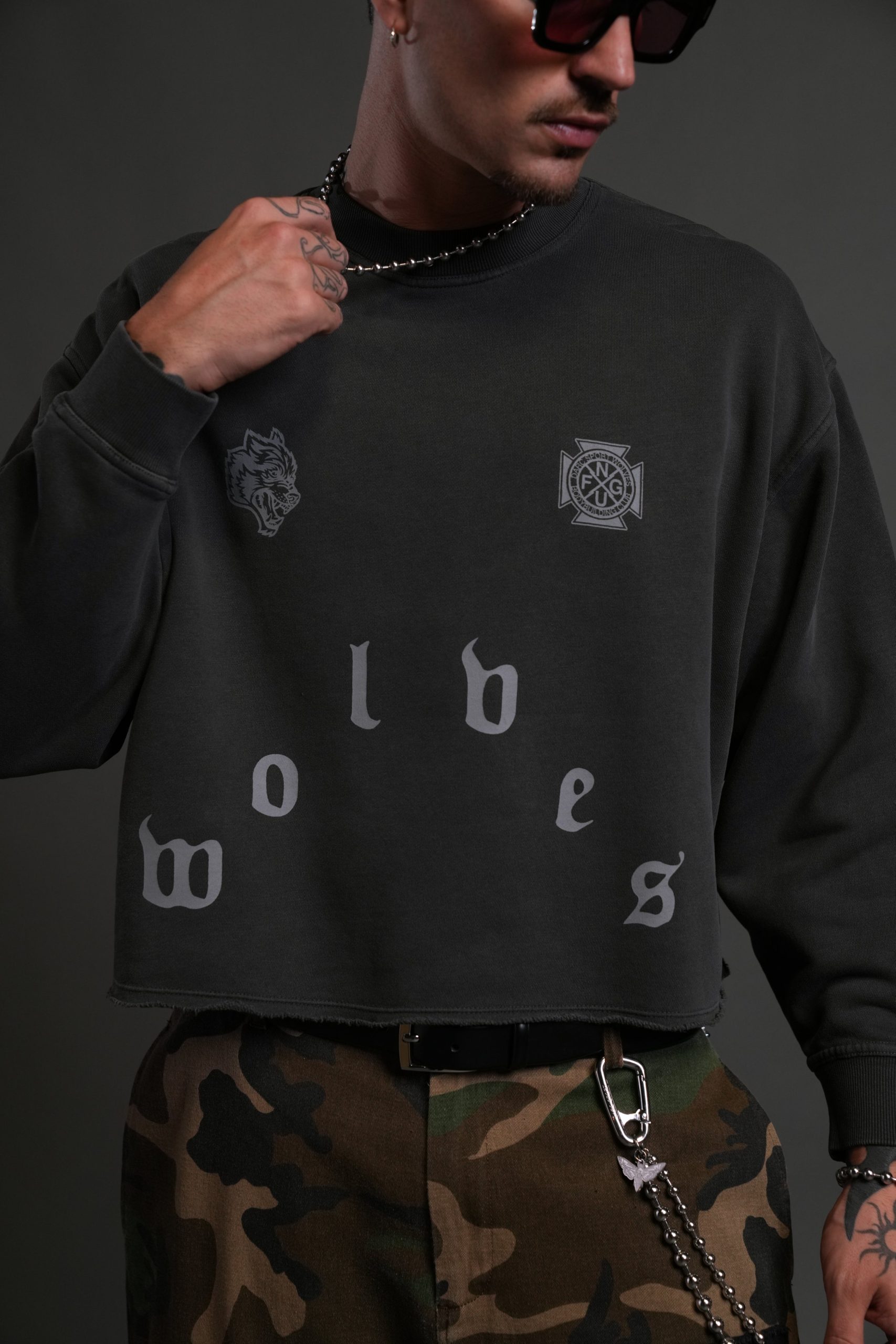 Pyramid Wolves Raw Hem Box Cut Crewneck in Wolf Gray - Image 7