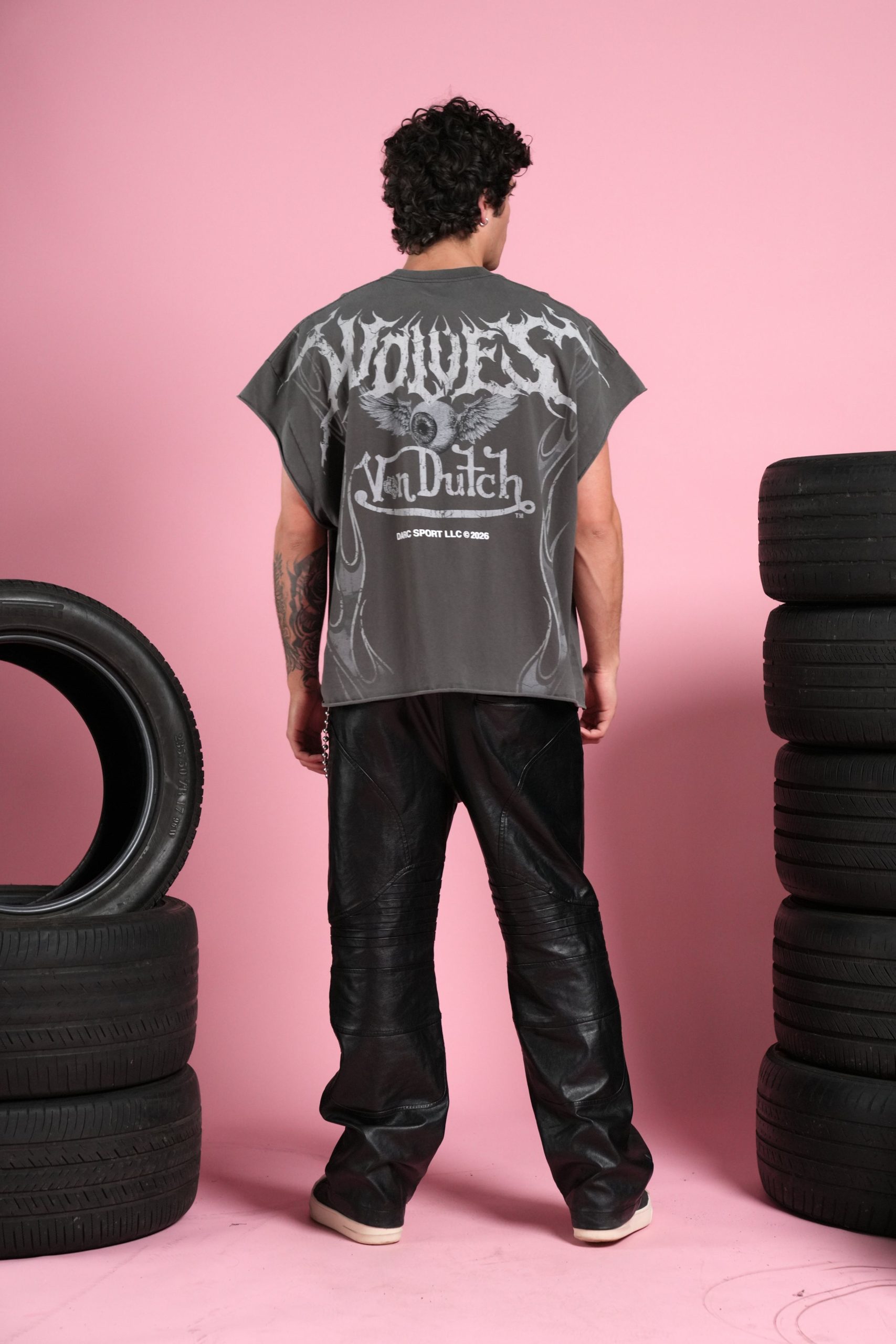 Take-Off Grunge Cut-Off Mid-Length Raw Hem Tee in Wolf Gray - Image 6