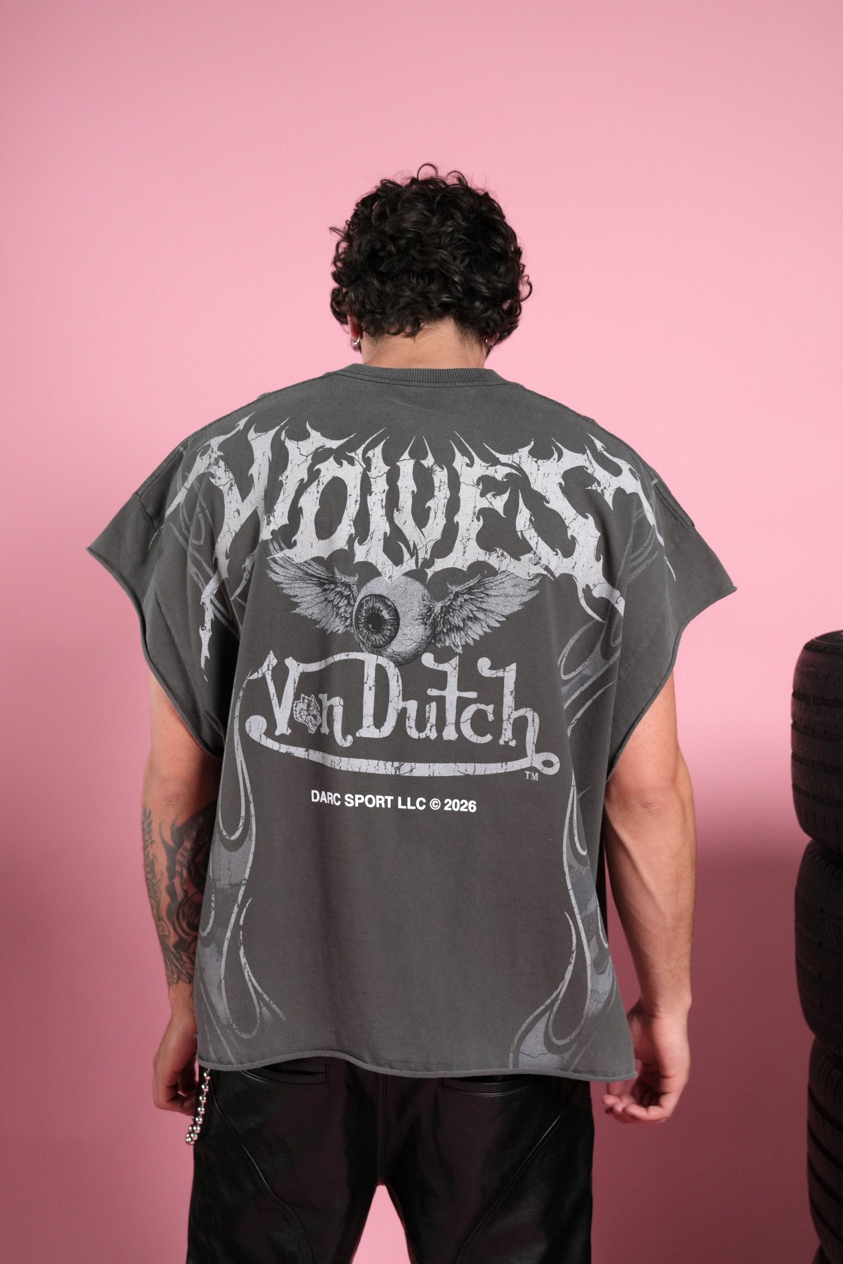 Take-Off Grunge Cut-Off Mid-Length Raw Hem Tee in Wolf Gray - Image 4