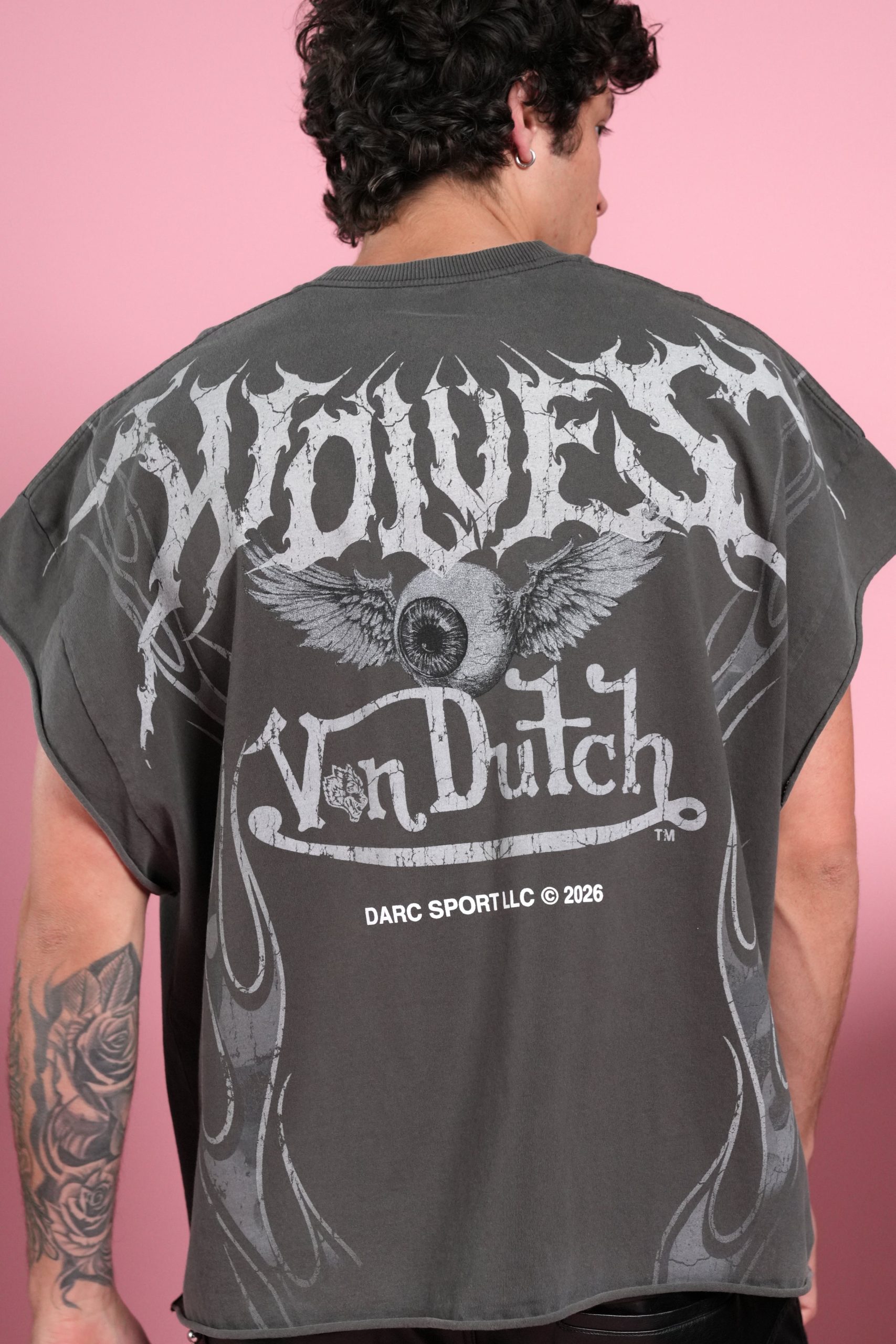 Take-Off Grunge Cut-Off Mid-Length Raw Hem Tee in Wolf Gray - Image 12