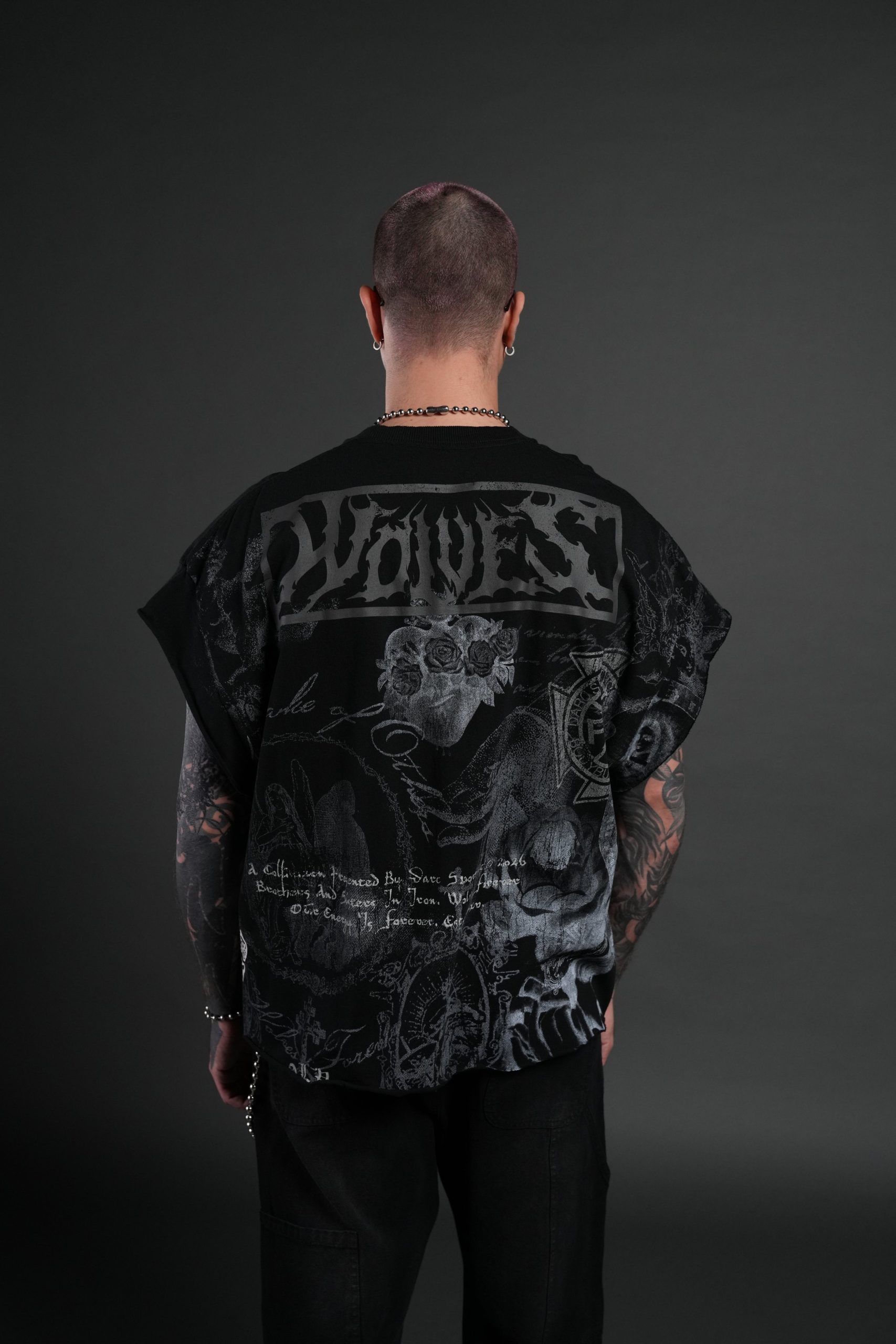 Heart of Thorns Distressed Grunge Cut-Off Mid-Length Raw Hem Tee in Black - Image 2
