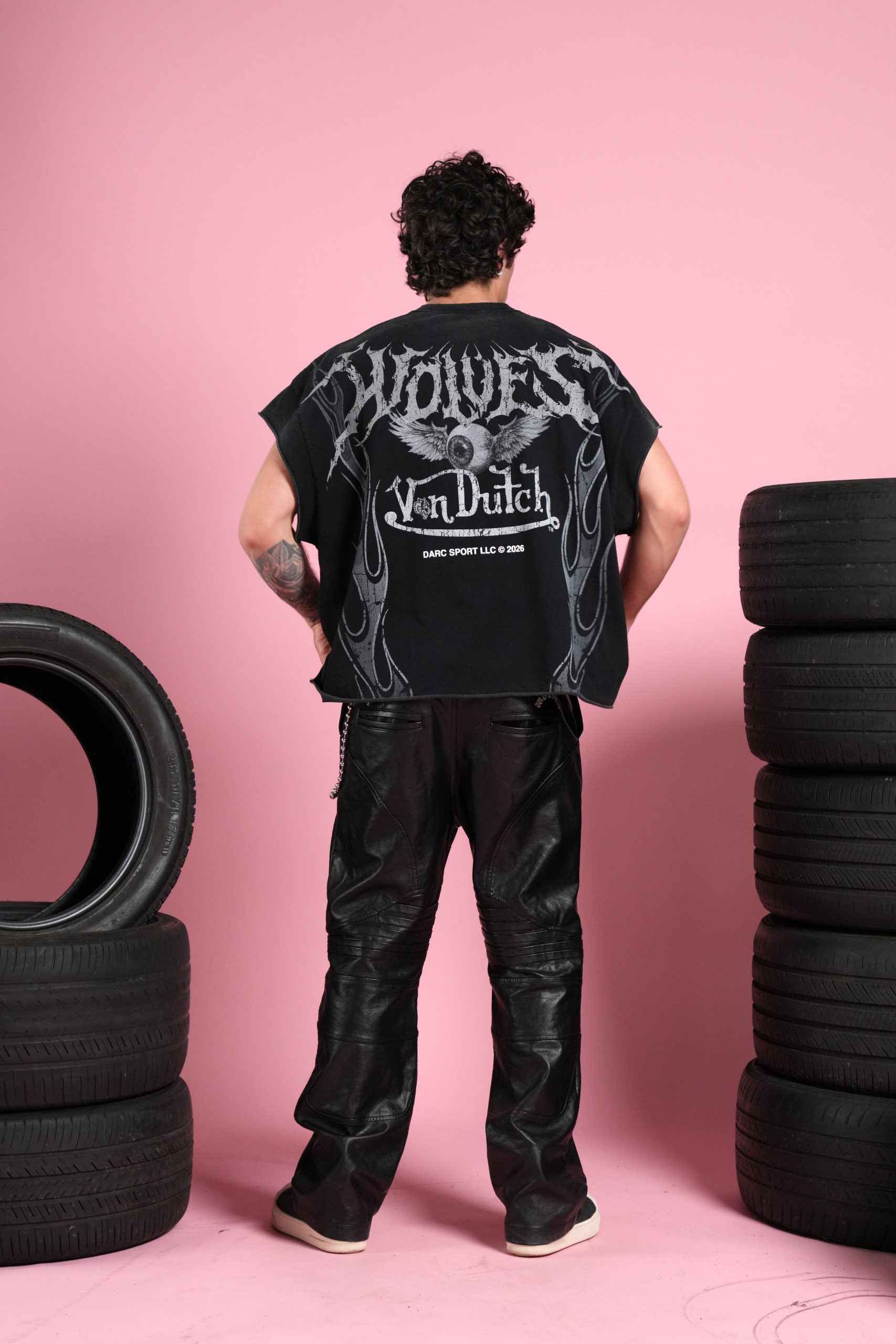 Take-Off Grunge Cut-Off Mid-Length Raw Hem Tee in Black - Image 6