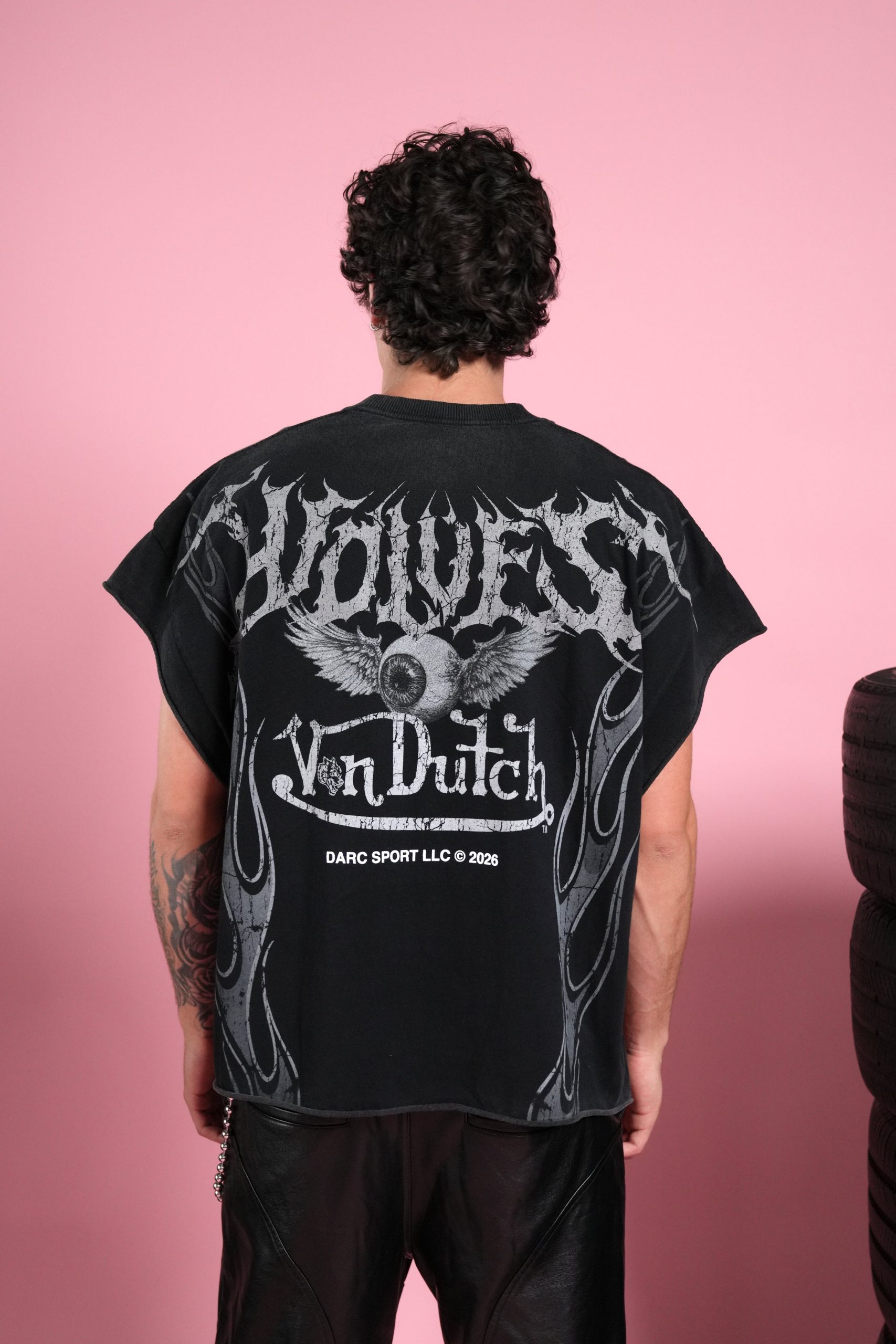 Take-Off Grunge Cut-Off Mid-Length Raw Hem Tee in Black - Image 4