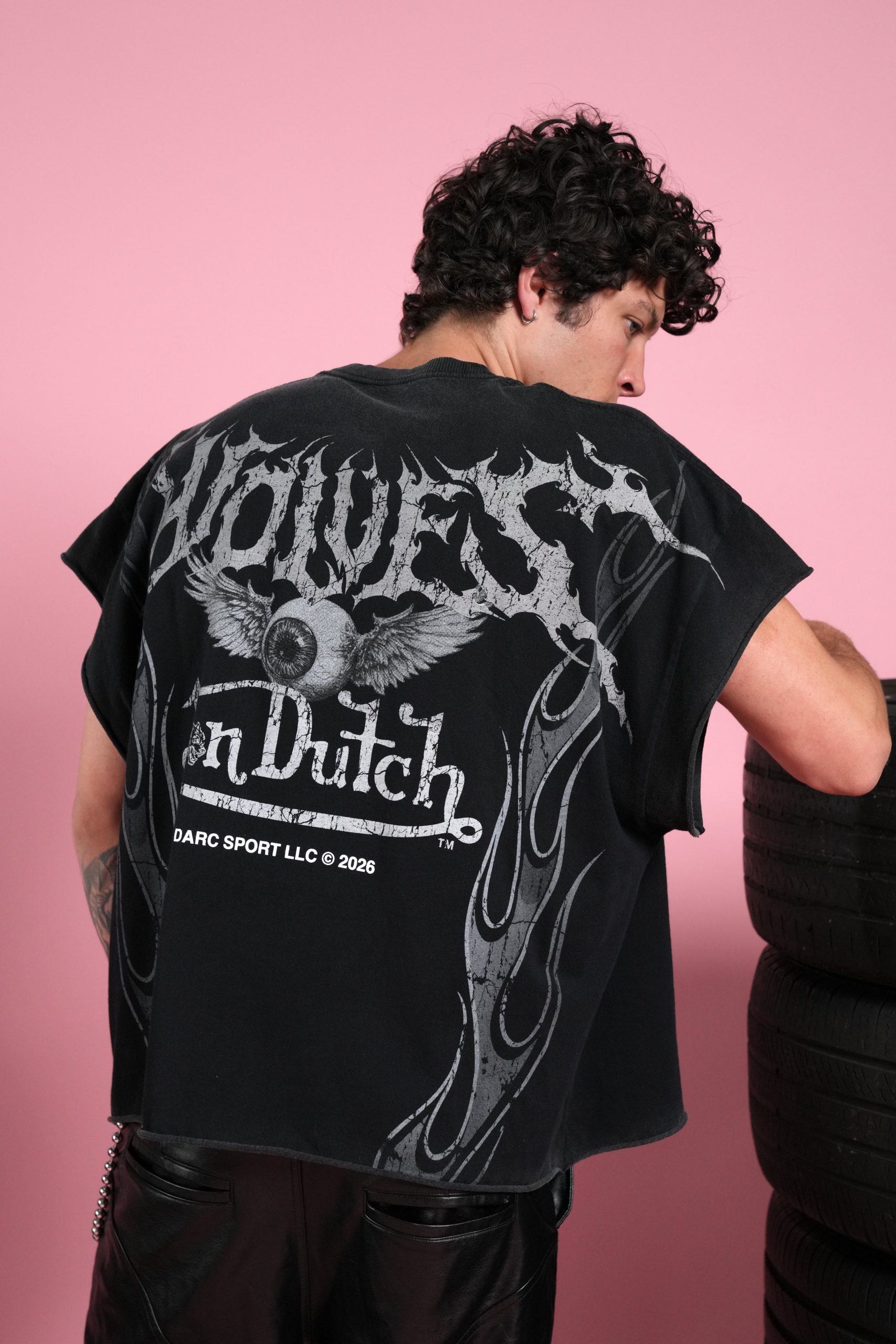Take-Off Grunge Cut-Off Mid-Length Raw Hem Tee in Black - Image 12