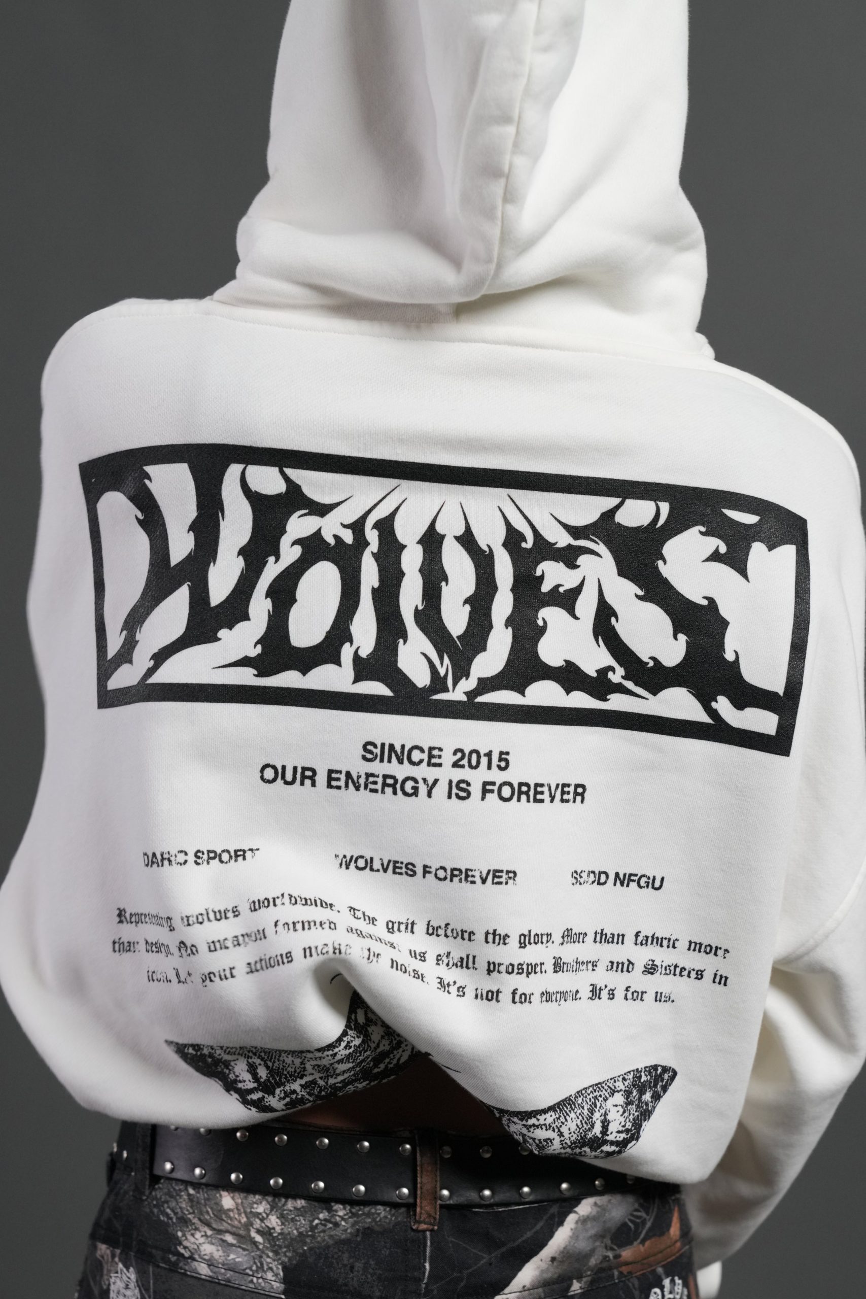 Death's-Head Pierce Hoodie in Cream - Image 7