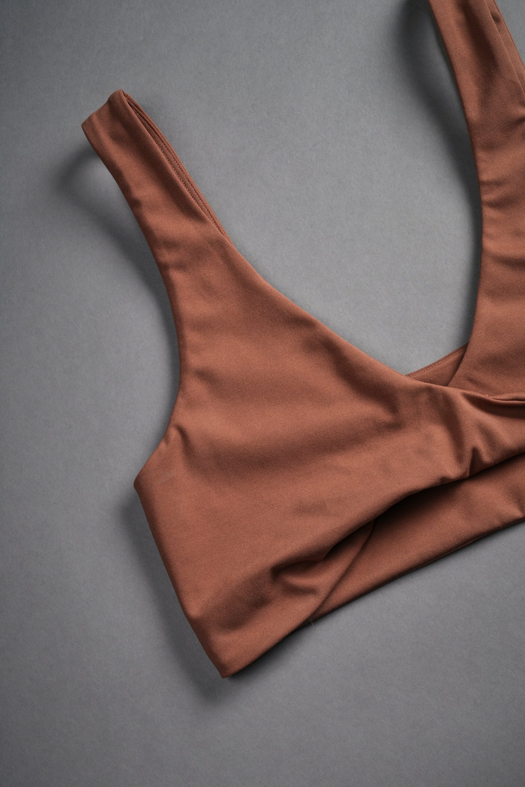 Single Wolf Twist Energy Bra in Norse Brown - Image 7