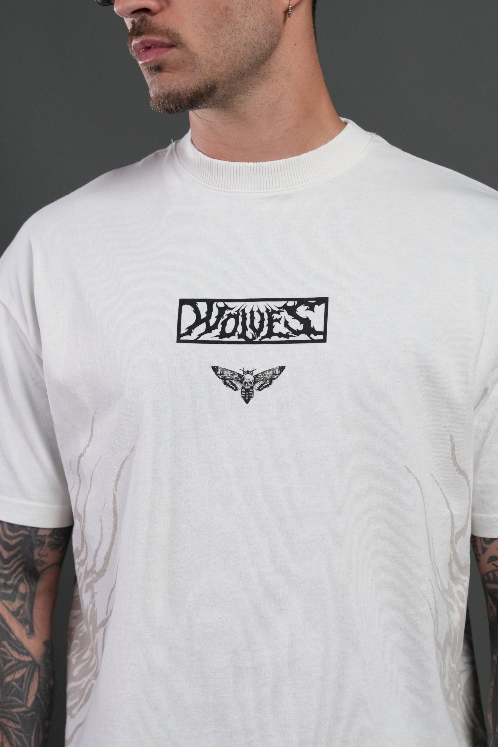 Death's-Head Grunge Mid Length Raw Hem Tee in Cream - Image 7