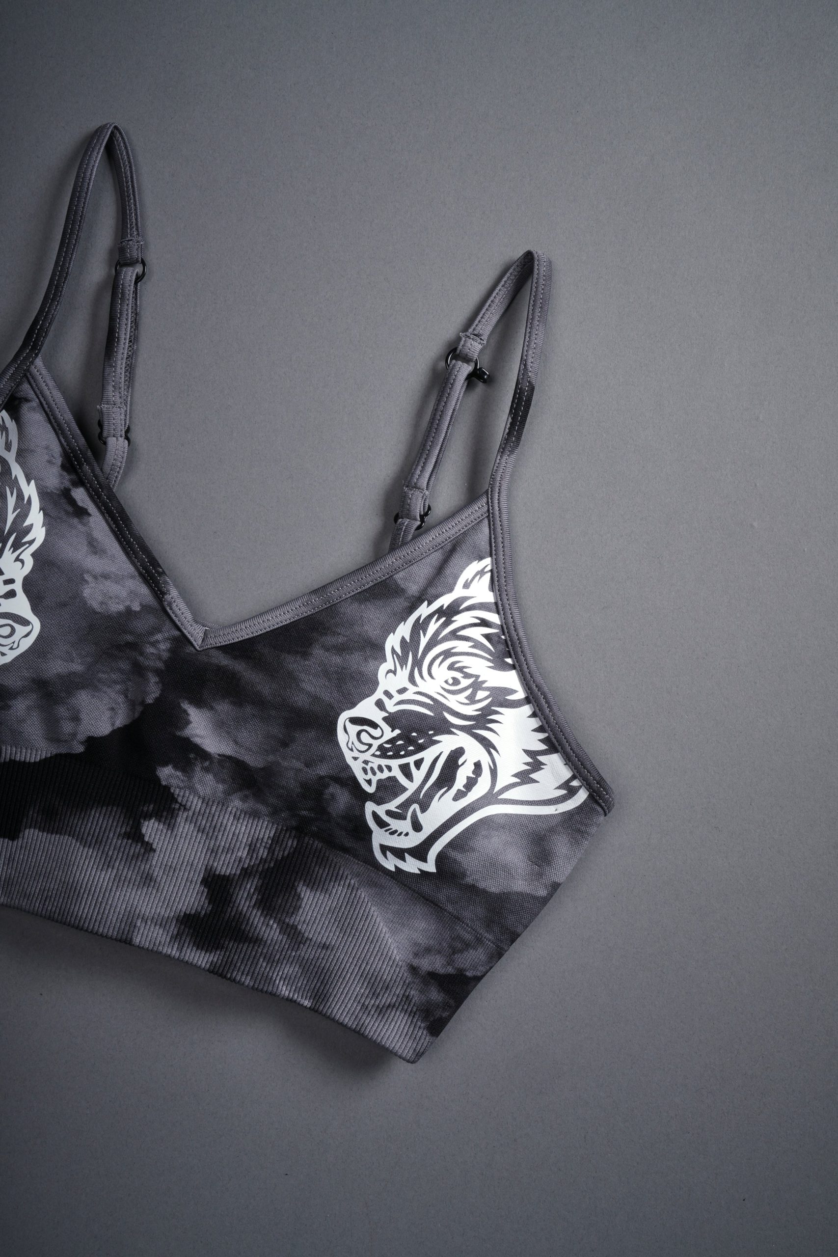 Dual Wolf Chopper Everson Seamless Sports Bra in Black Ghost Clouds - Image 8