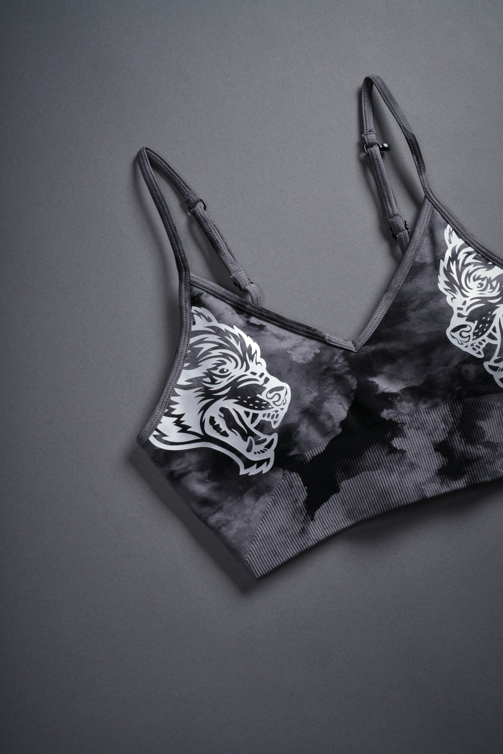 Dual Wolf Chopper Everson Seamless Sports Bra in Black Ghost Clouds - Image 7