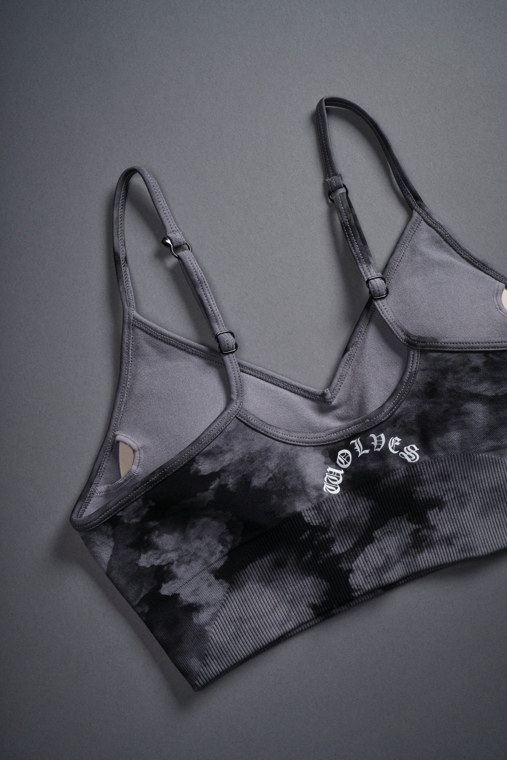 Dual Wolf Chopper Everson Seamless Sports Bra in Black Ghost Clouds - Image 9