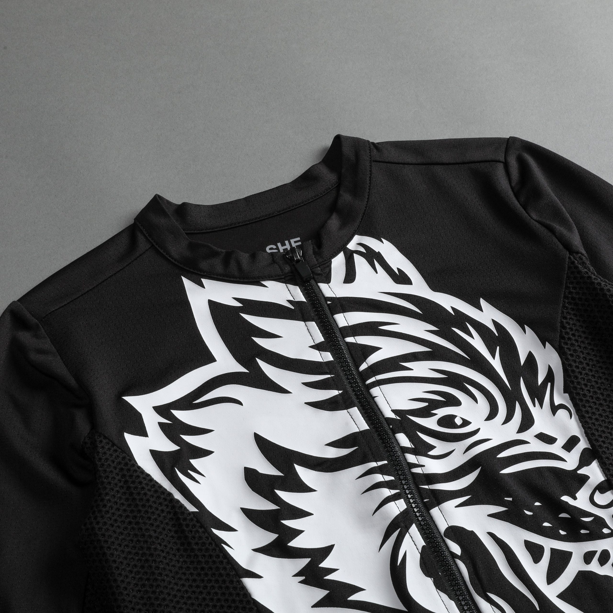 Big Wolf She Cycling Jersey in Black - Image 6