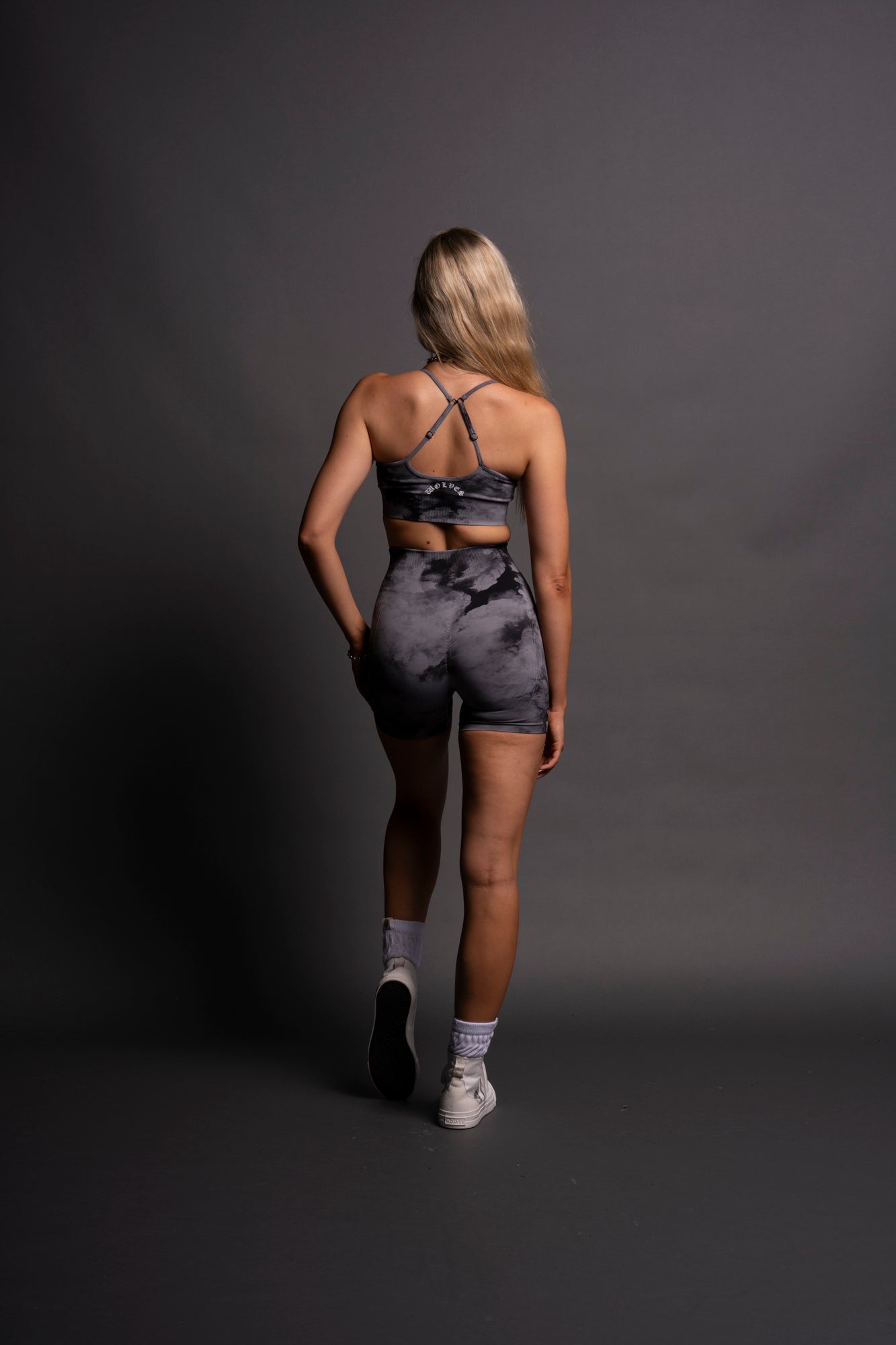 Dual Wolf Chopper Everson Seamless Sports Bra in Black Ghost Clouds - Image 15