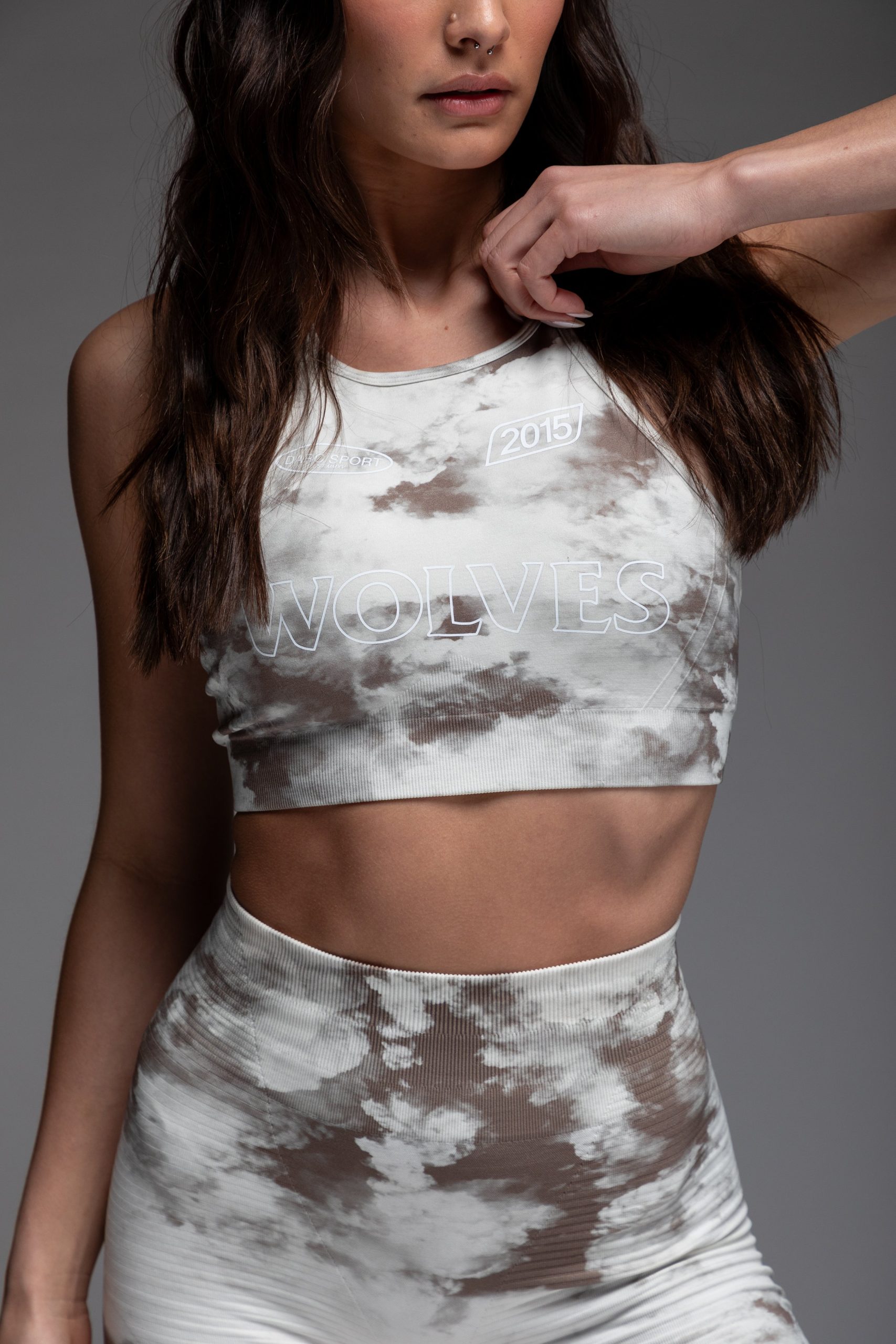 Faster Everson Seamless High Neck Bra in Stone Ghost Clouds - Image 6