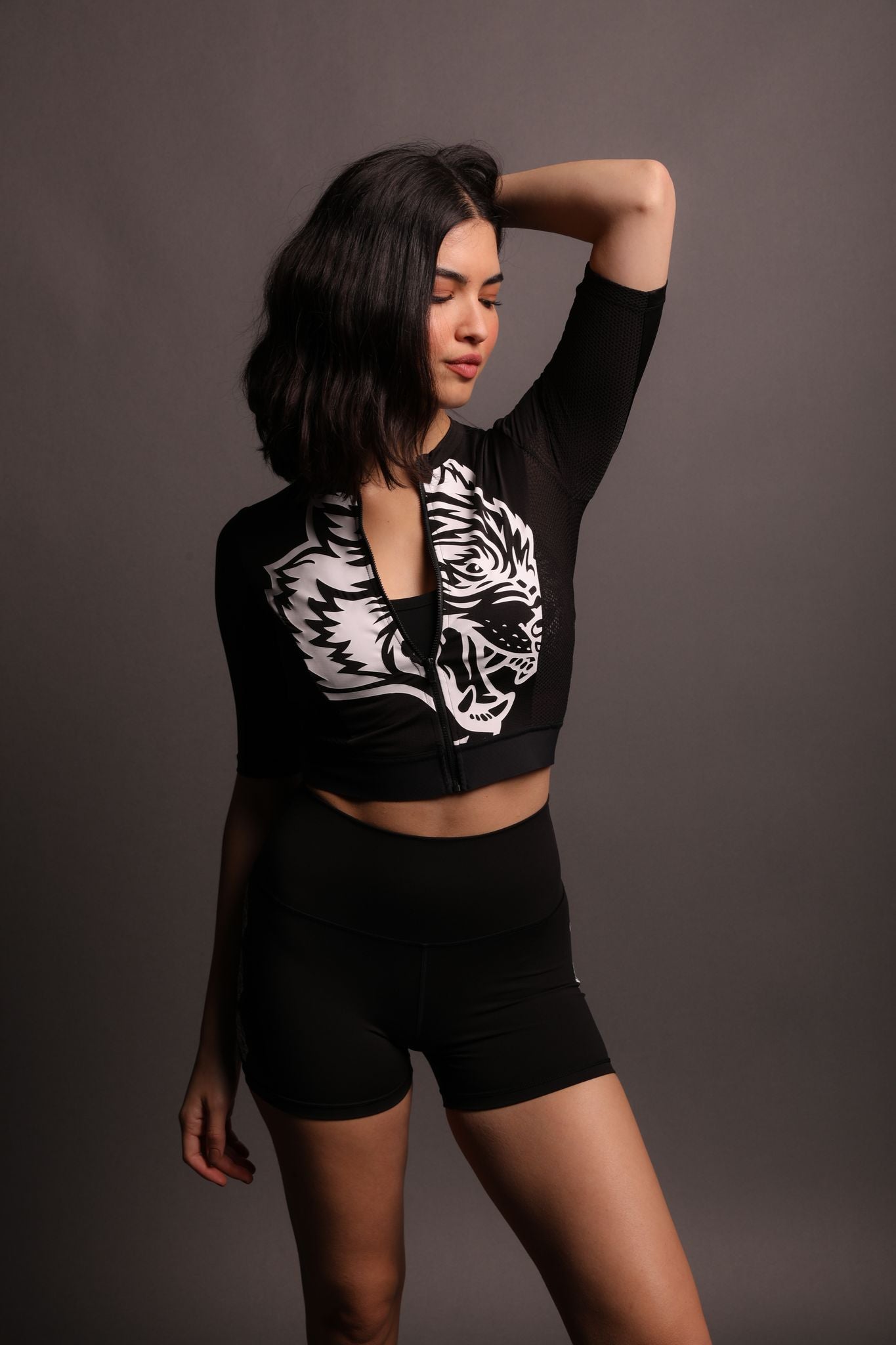 Big Wolf She Cycling Jersey in Black - Image 10